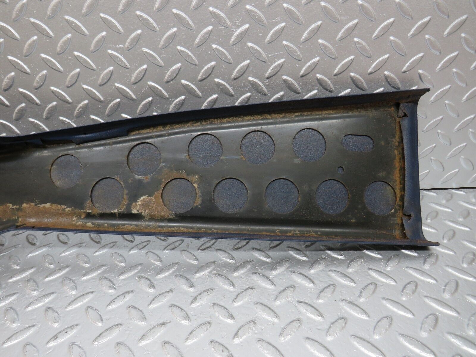 31048 Mercedes-Benz W123 200D B Pillar Cover Right Side Blue