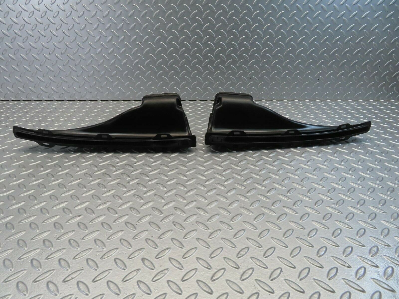 10926 Mercedes-Benz W123 230E Air Duct Vent Left And Right Side 1238300119