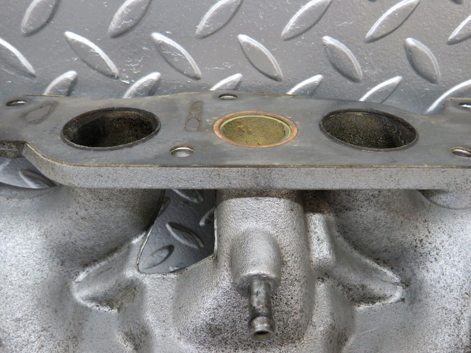 25625 Mercedes-Benz W123 200 Intake Manifold 1021411601