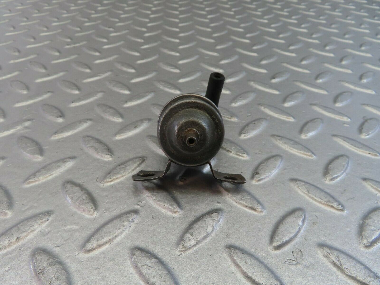 10039 Mercedes-Benz C123 280CE Coupe Egr Control Valve Pierburg 7.12691.00