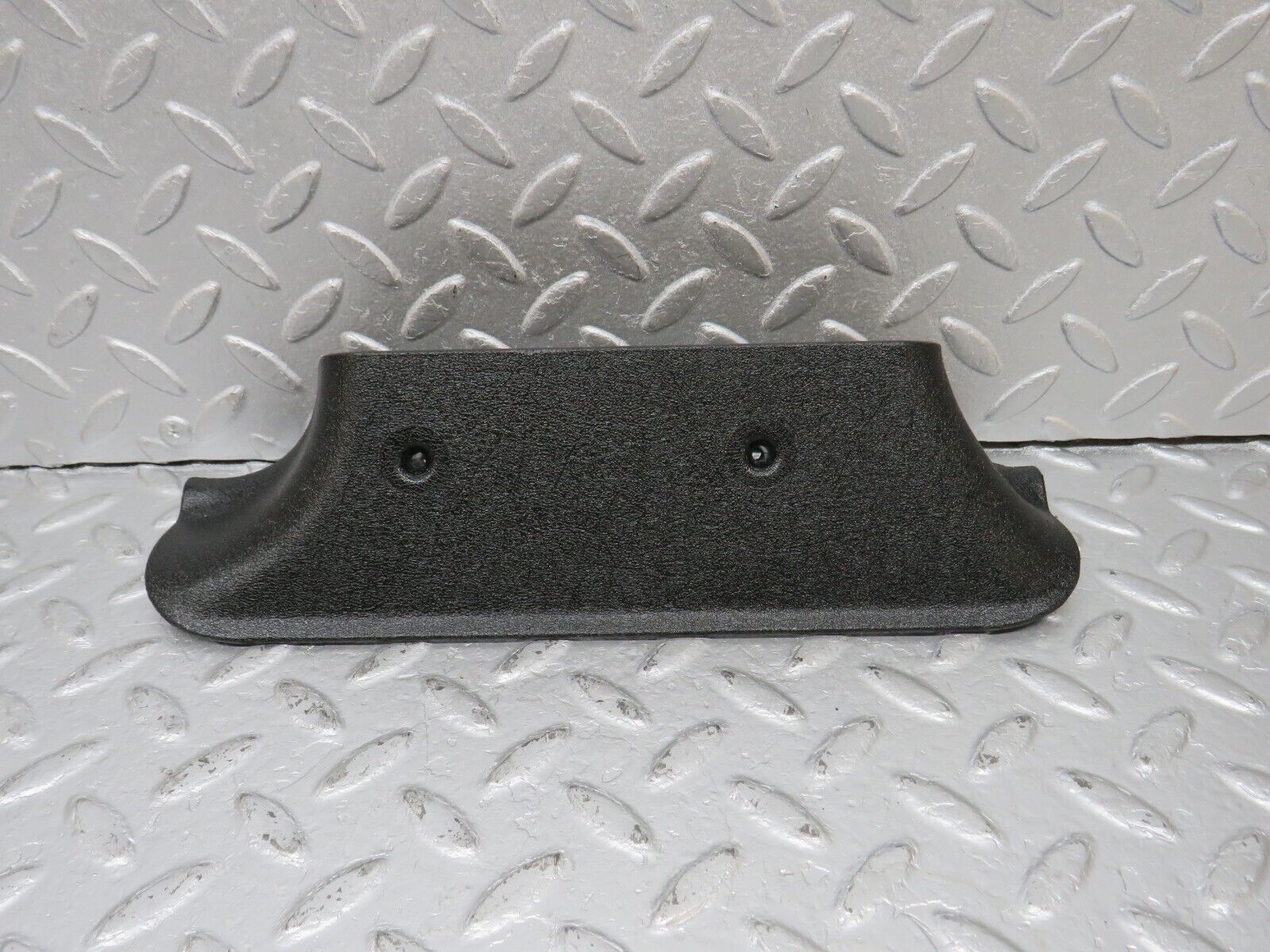 40557 Mercedes-Benz W126 B Pillar Bottom Cover Left Black 1266920122