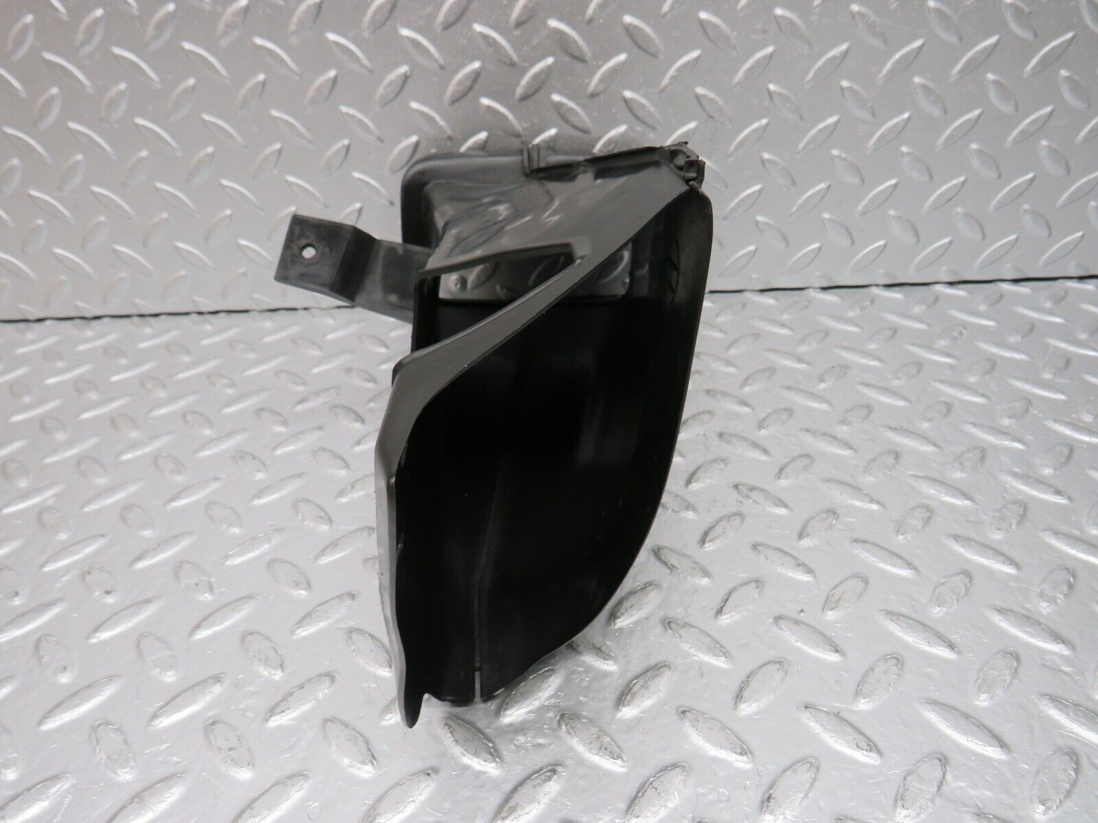 33244 Mercedes-Benz W202 C180 Front Right Brake Cooler Duct 2028890236