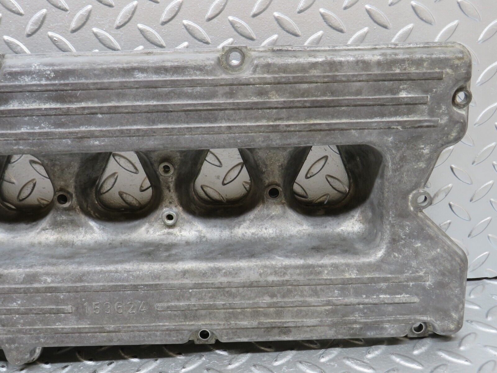 28071 Mercedes-Benz W123 280E Cylinder Head Valve Cover 1100160905