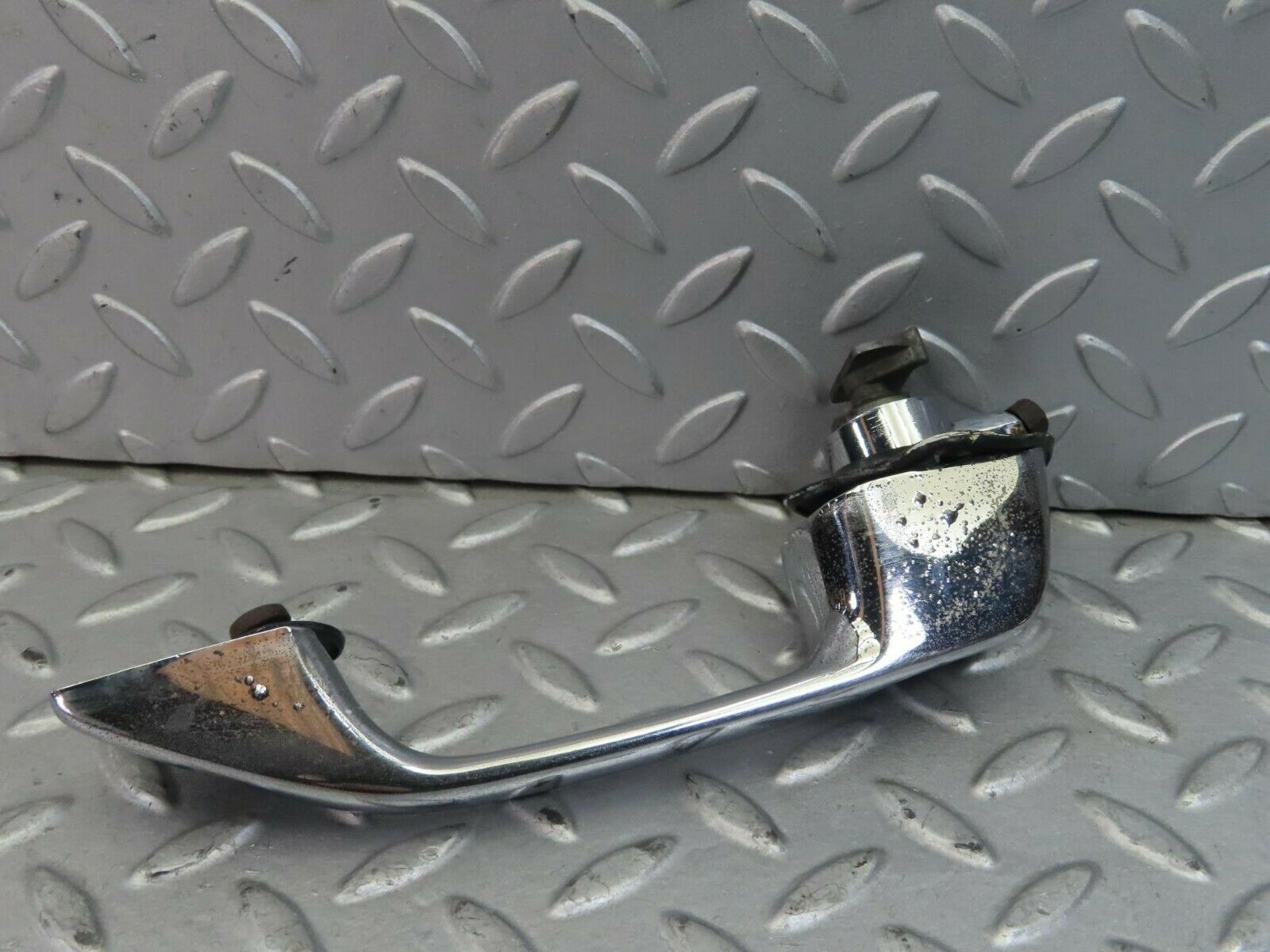 8789 Mercedes-Benz W108 Chrome Door Handle Front Left No Key 1087661301