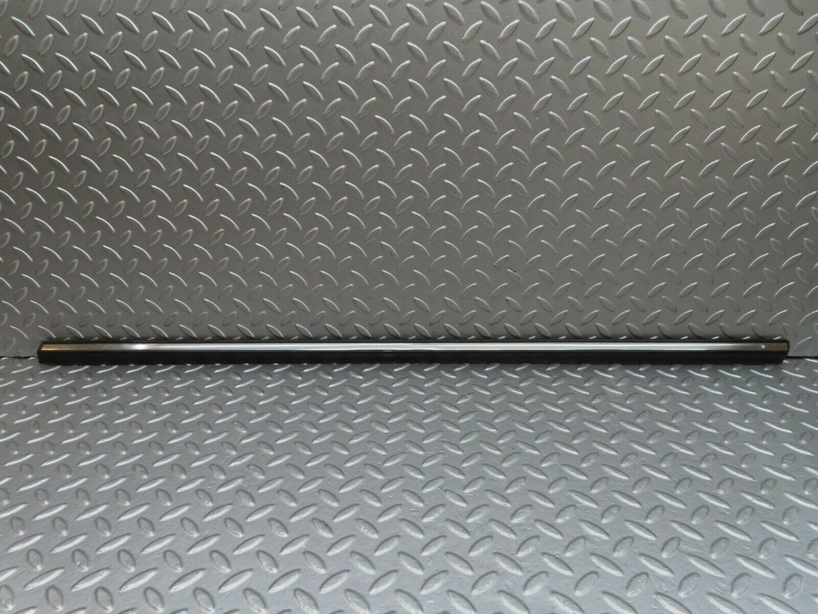 18002 Mercedes-Benz W123 200 Front Right Door Lower Trim