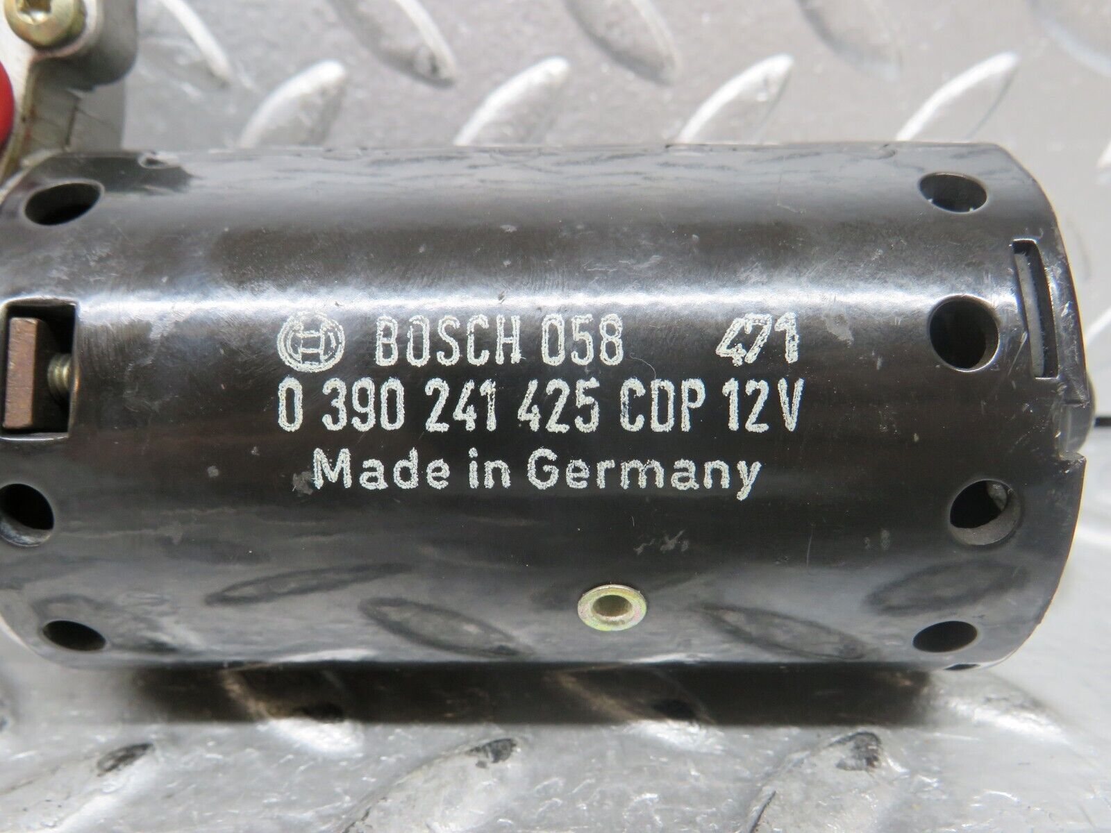 27506 Mercedes-Benz S124 300TE Wagon Wiper Motor Bosch 0390241425
