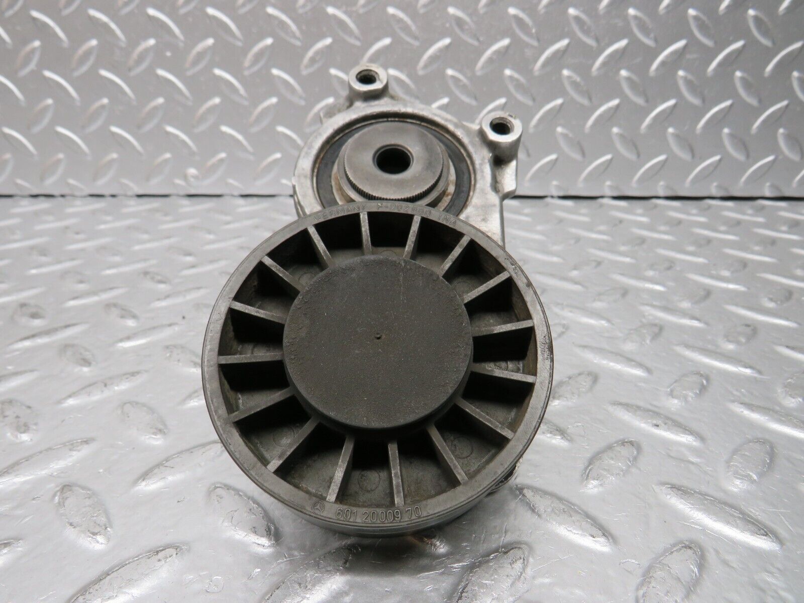 29517 Mercedes-Benz W124 230E Belt Tensioner 1022022440 6012000970