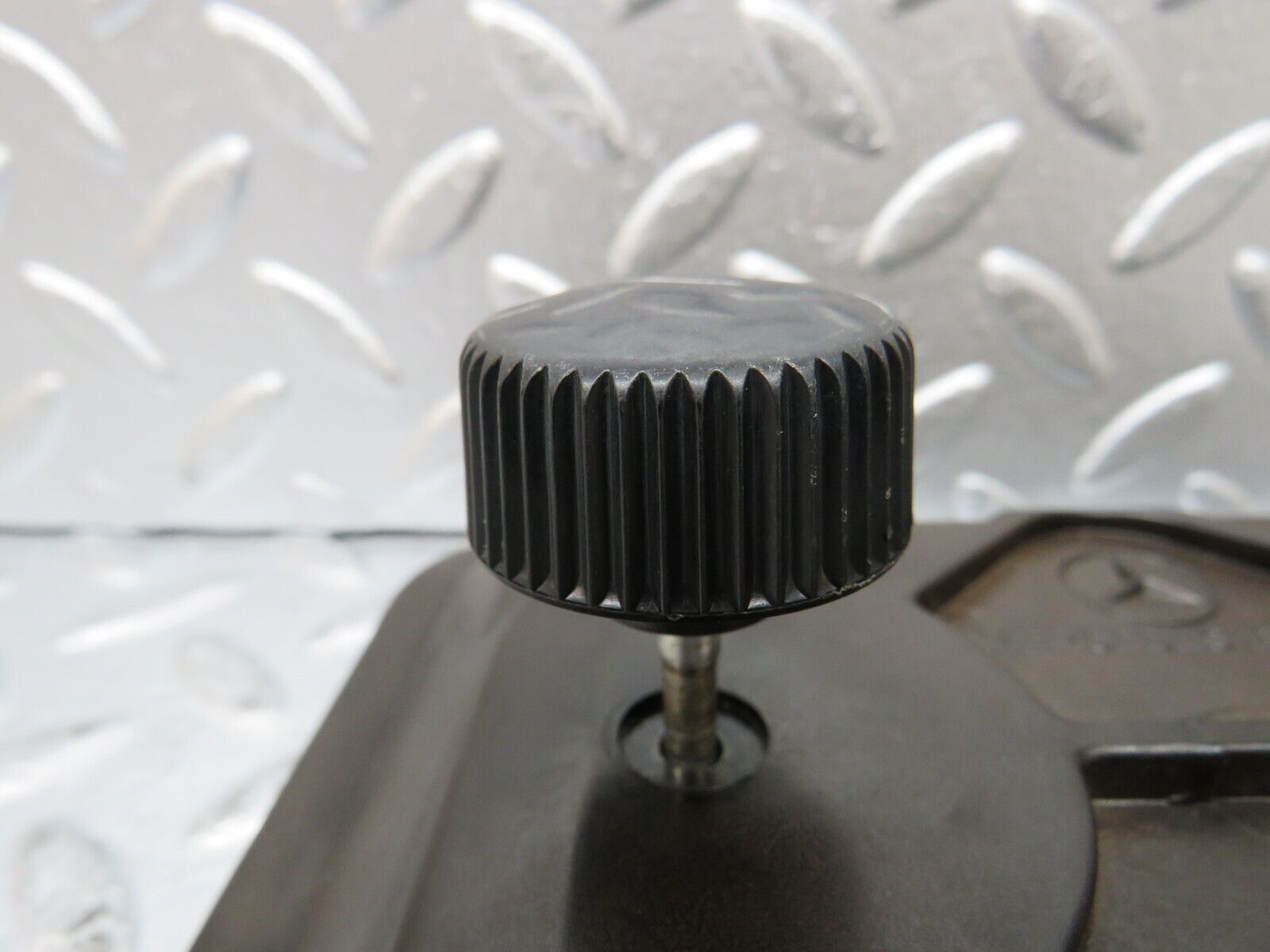 29853 Mercedes-Benz W123 230E Fuse Box Cover Lid 1235400082