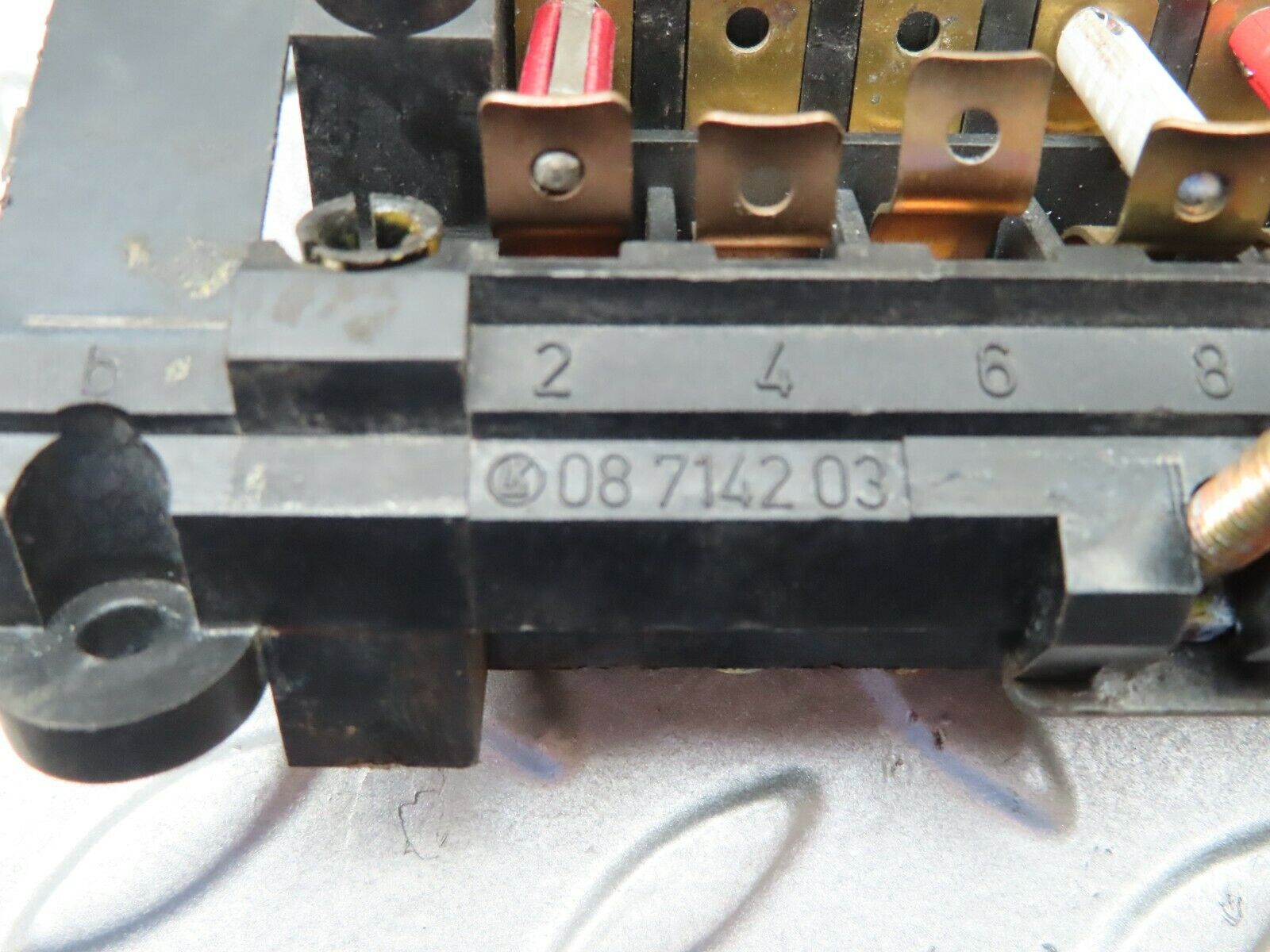 4190 Mercedes-Benz S123 200T Wagon Fuse Box 1235400650