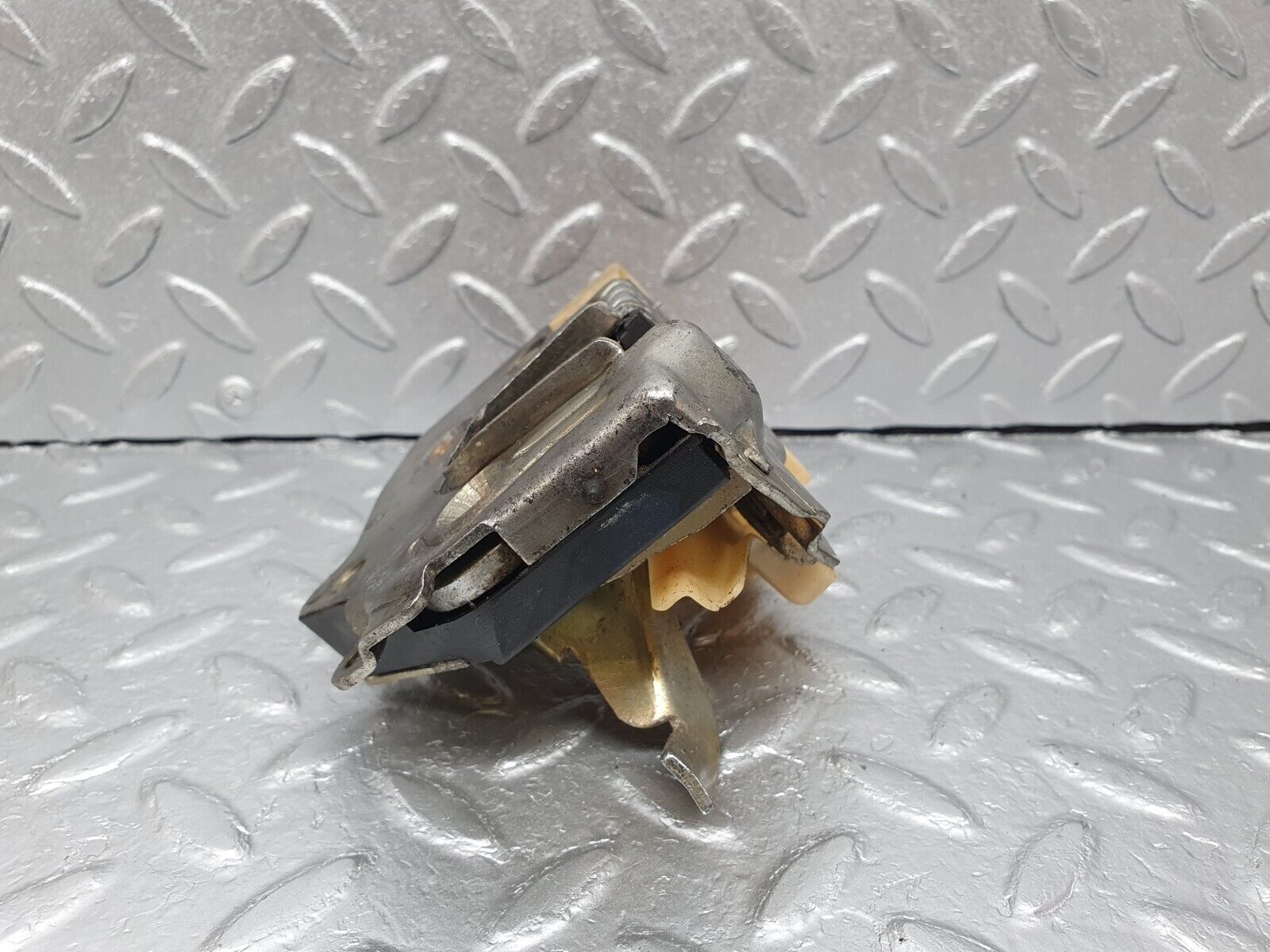 41502 Mercedes-Benz W124 200E Rear Left Door Lock Mechanism