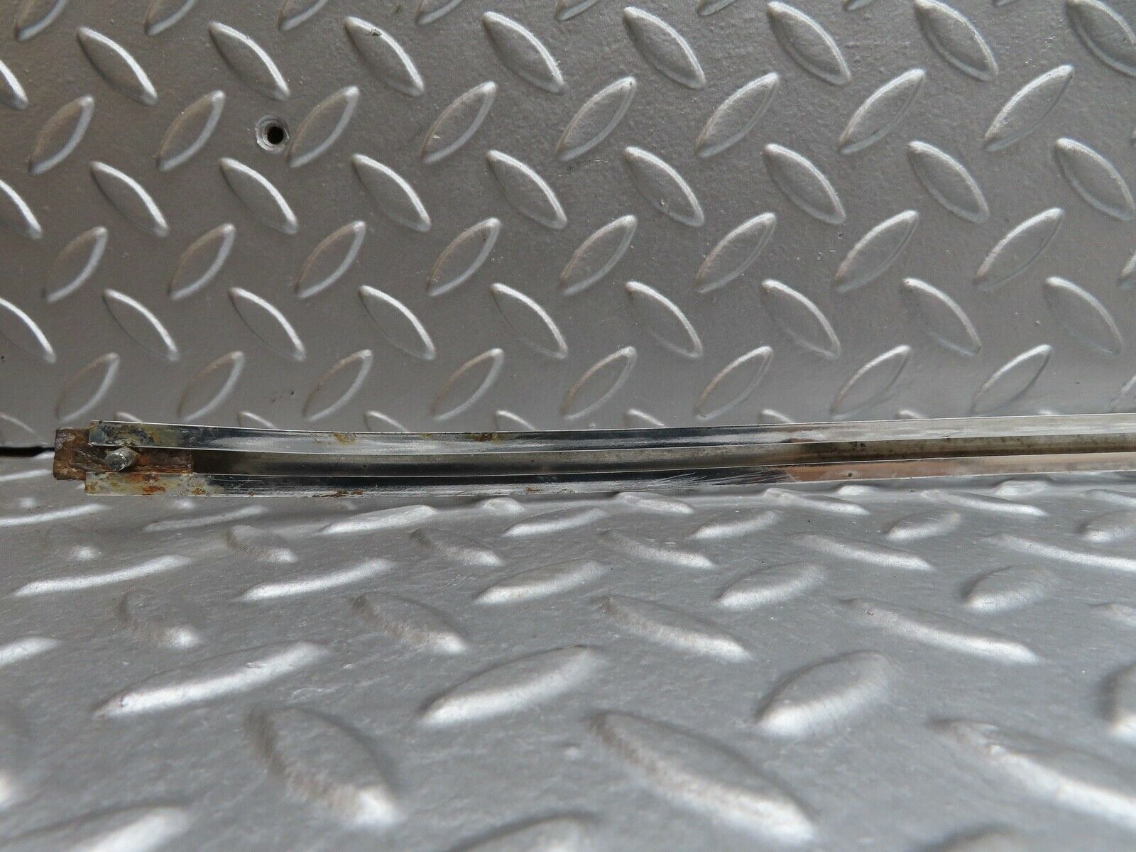 18931 Mercedes-Benz W121 190b Ponton Rear Windscreen Lower Chrome Trim