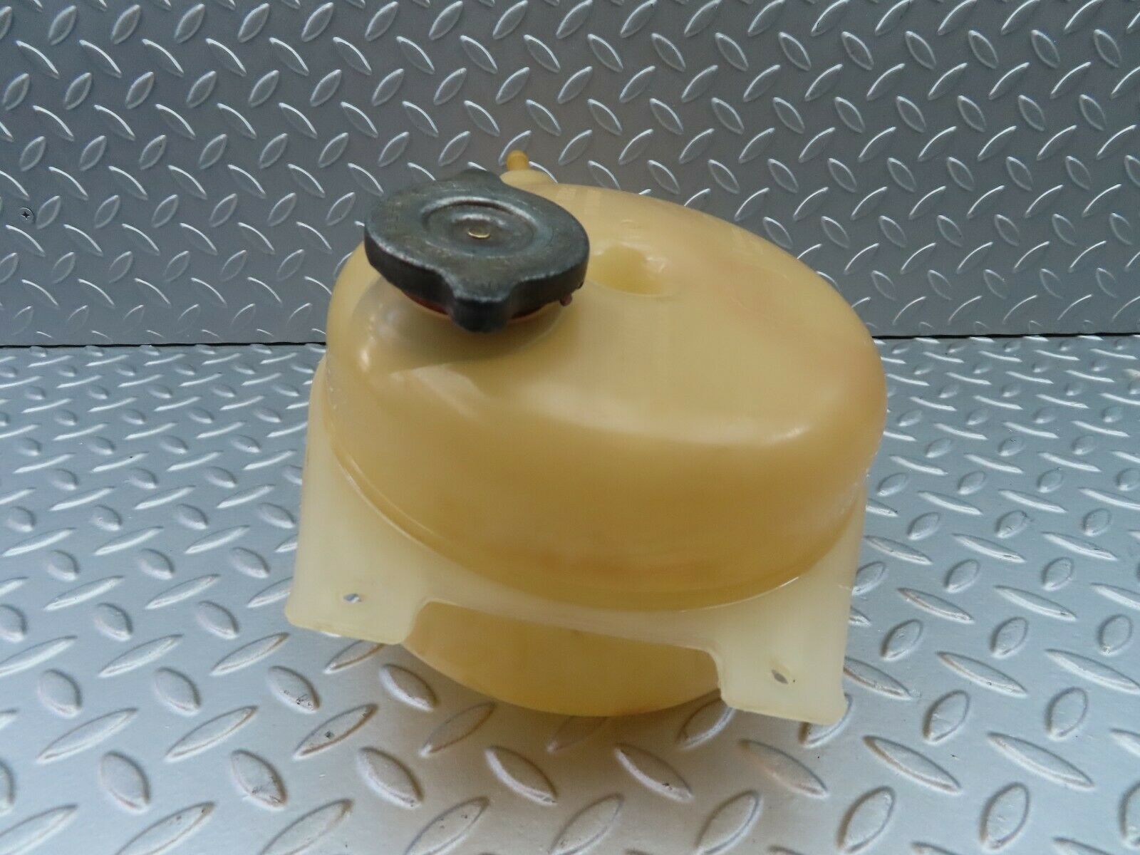 6971 Mercedes-Benz C107 350SLC Coupe Coolant Reservoir Tank Behr 1075000149