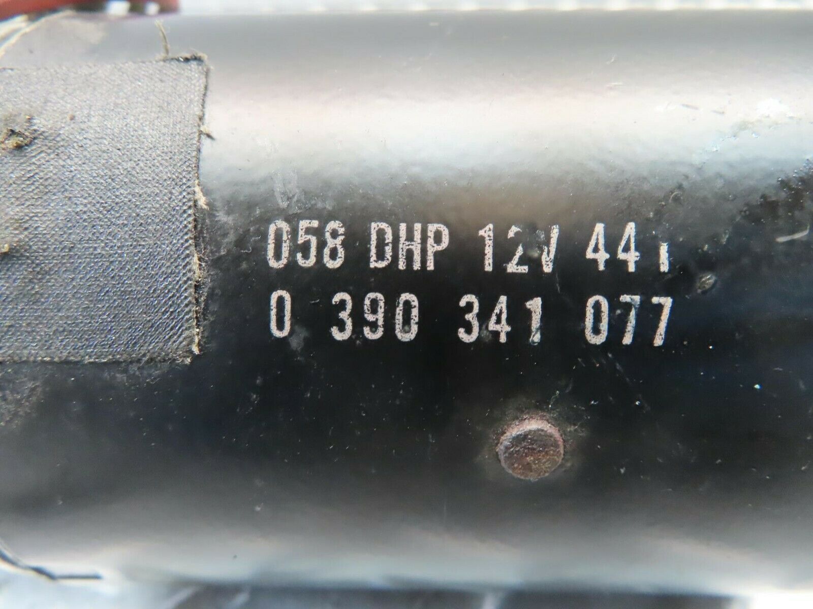 10910 Mercedes-Benz W123 230E Wiper Motor Bosch 0390341077