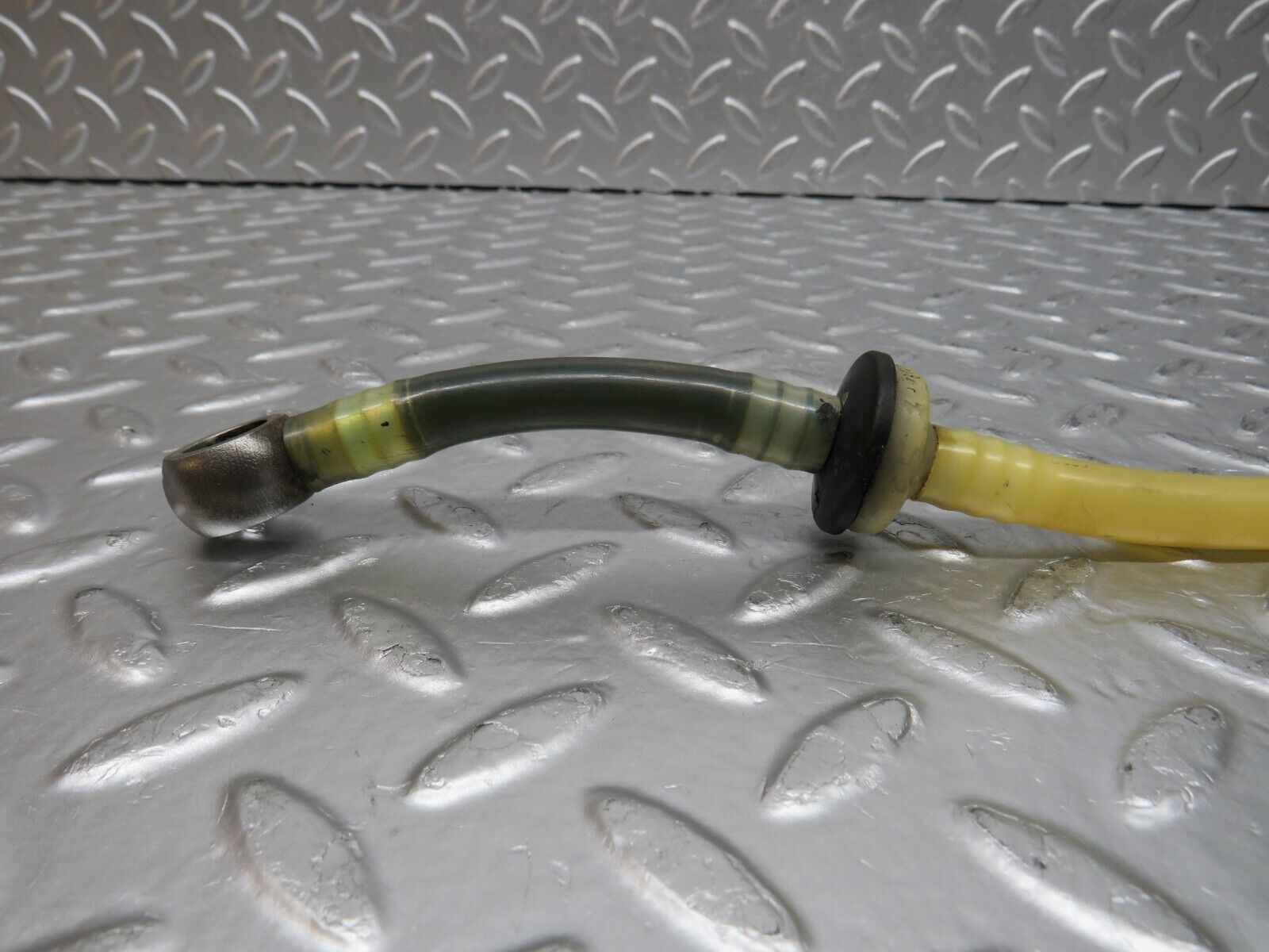 31086 Mercedes-Benz W123 200D Brake Servo Vacuum Pipe