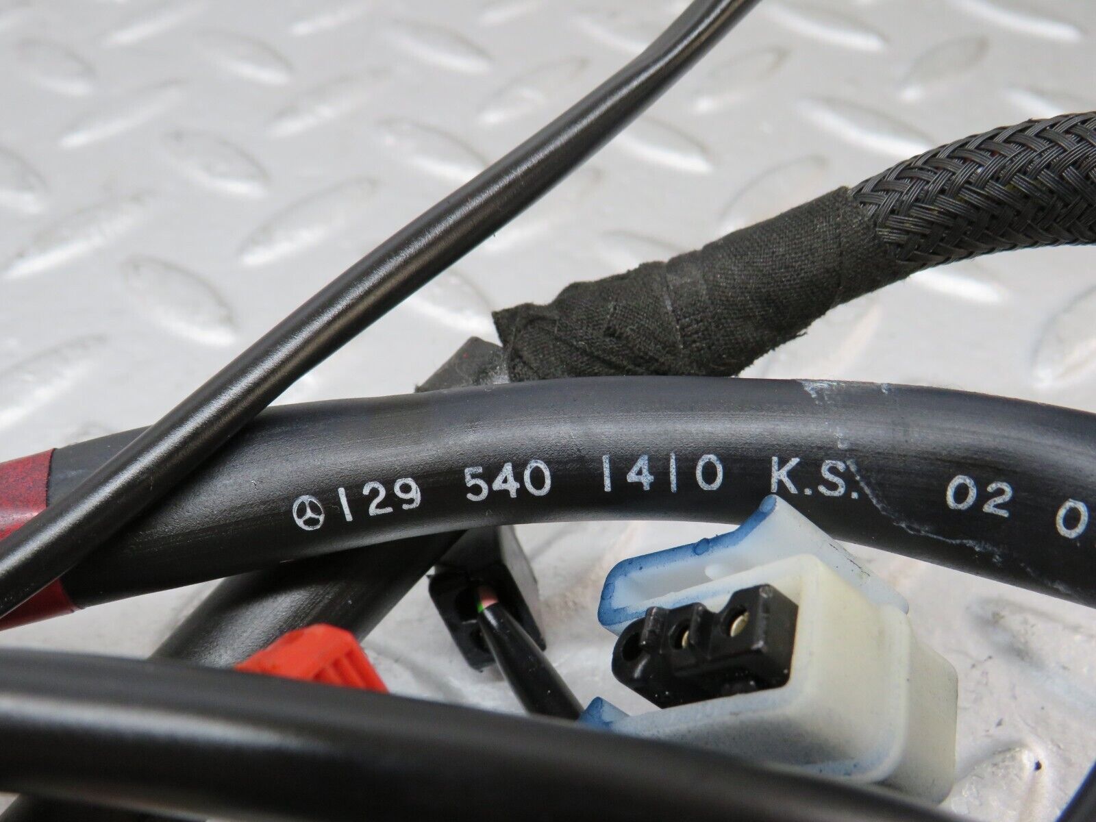 36826 Mercedes-Benz R129 300SL-24 Front Right Electric Seat Wiring 1295401410