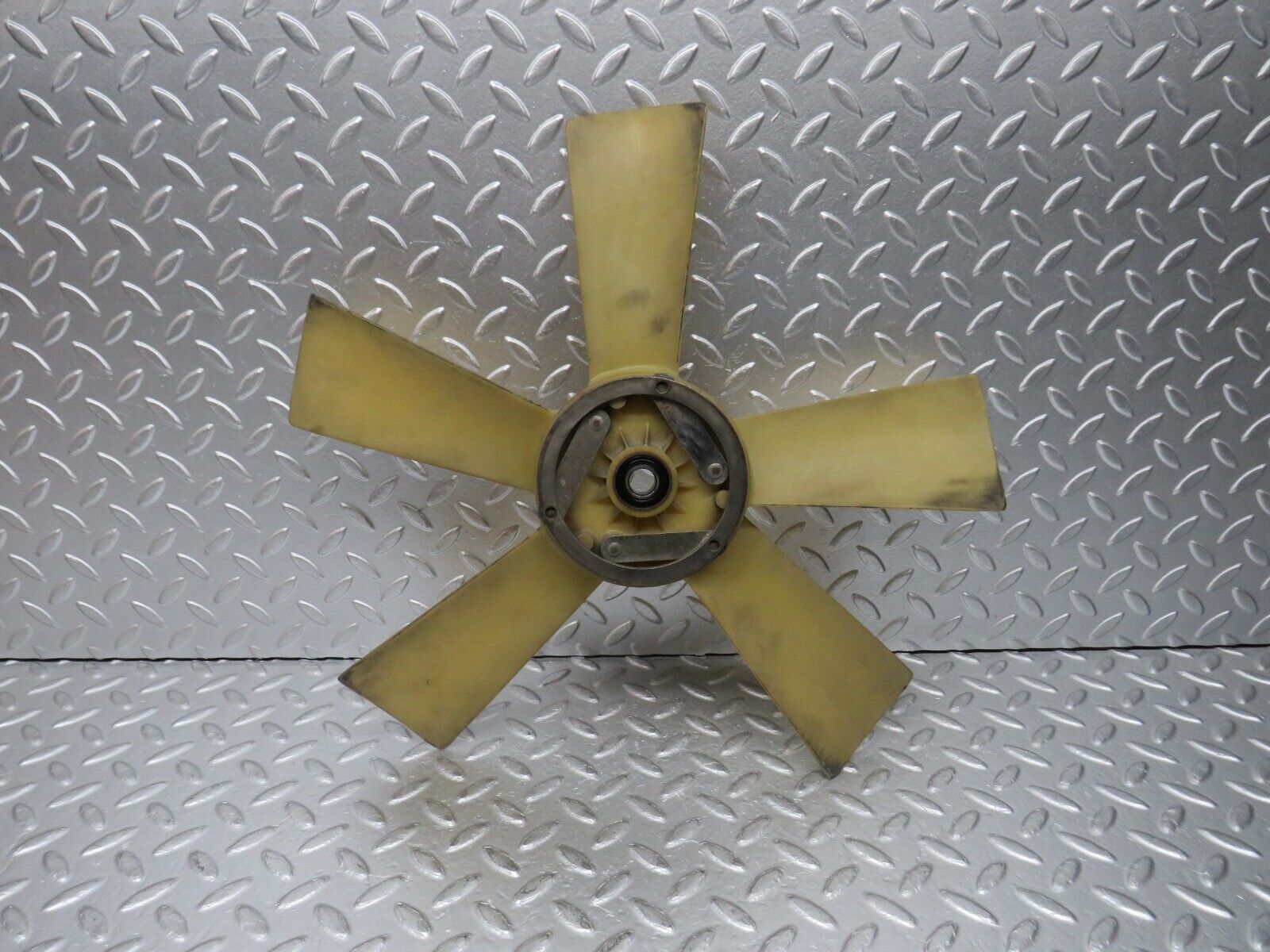 30435 Mercedes-Benz W124 230E Engine Cooling Fan 1022001123