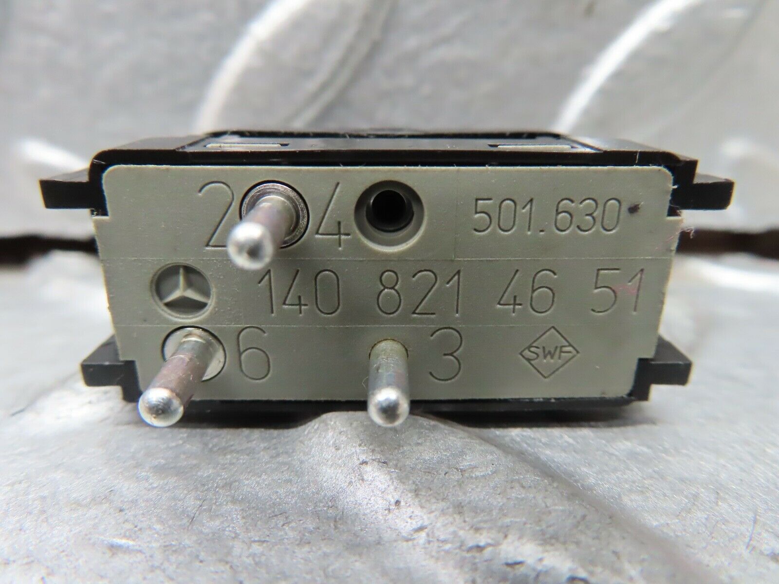 19726 Mercedes-Benz C140 CL420 Coupe ASR Control Switch 1408214651