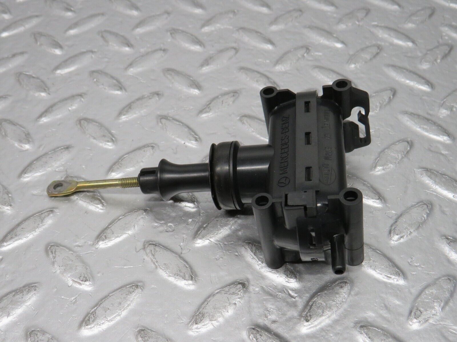 32449 Mercedes-Benz S124 300TE Wagon Door Lock Vacuum Actuator Rear Left