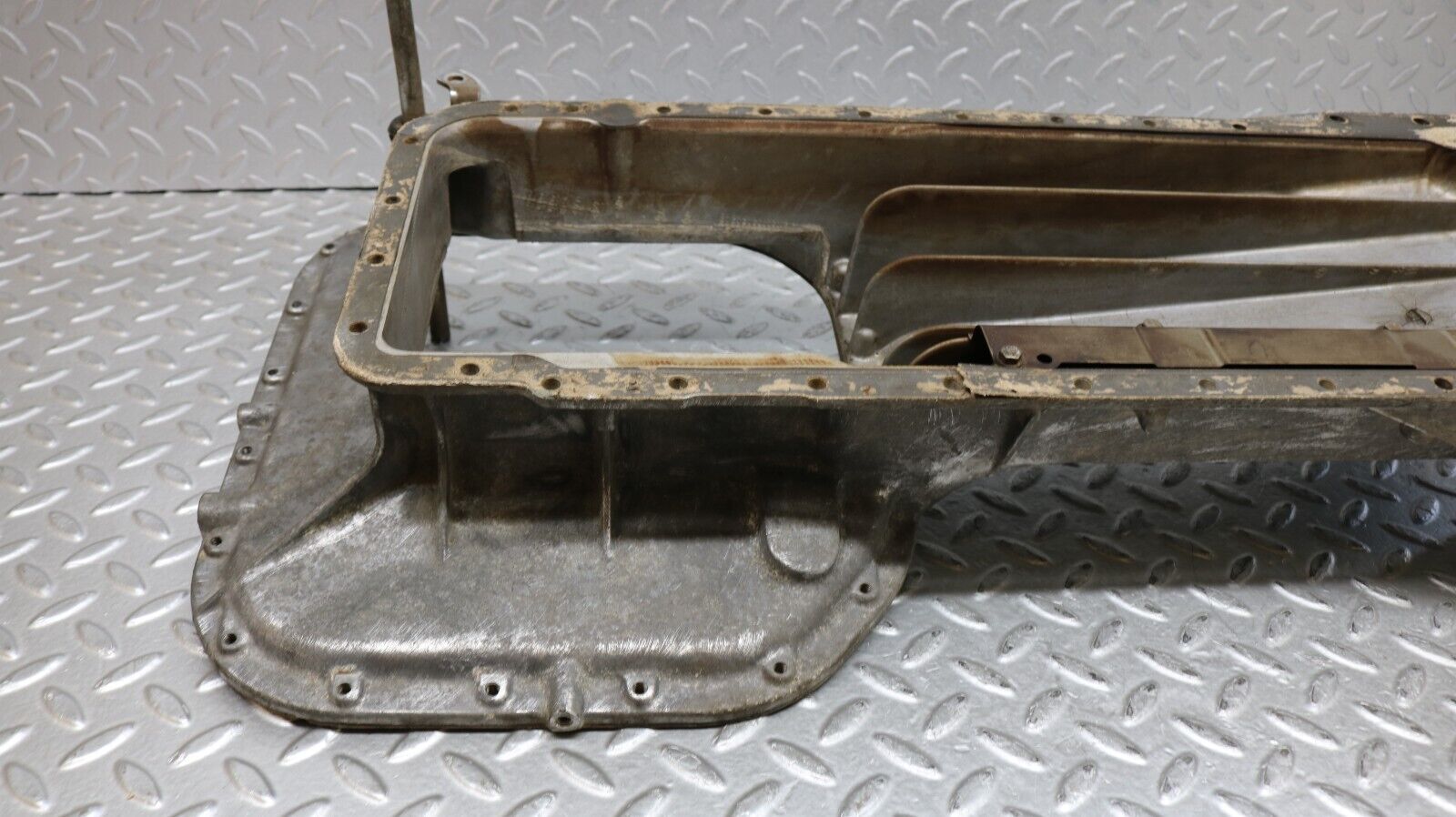 37172 Mercedes-Benz C126 420SEC Coupe Oil Pan Oil Sump 1170140002