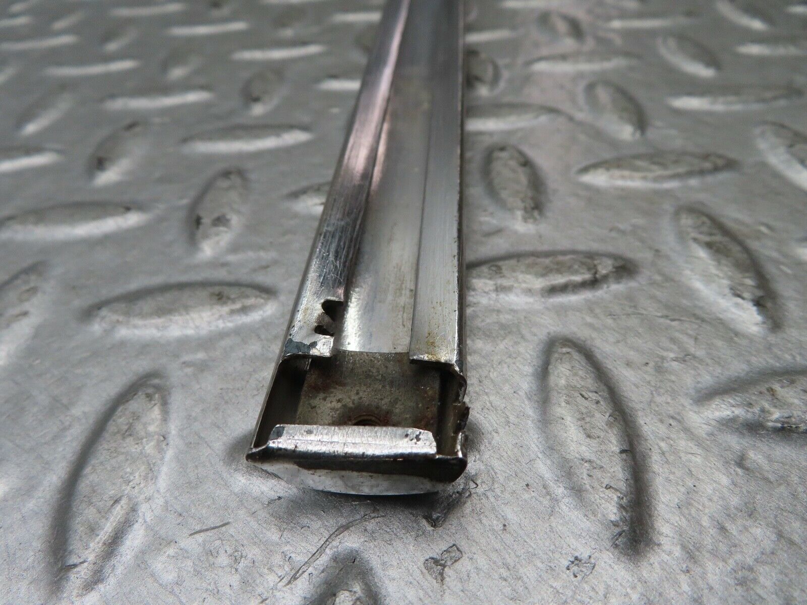 18917 Mercedes-Benz W121 190b Ponton Rear Right Door Upper Chrome Trim