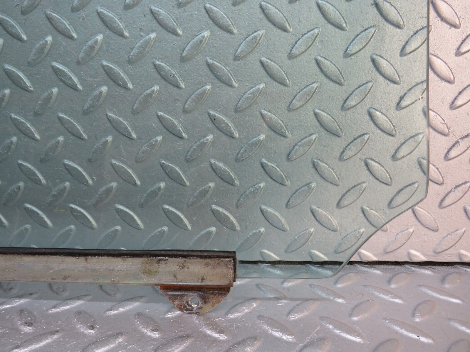 37513 Mercedes-Benz W109 300SEL Rear Left Door Window Glass