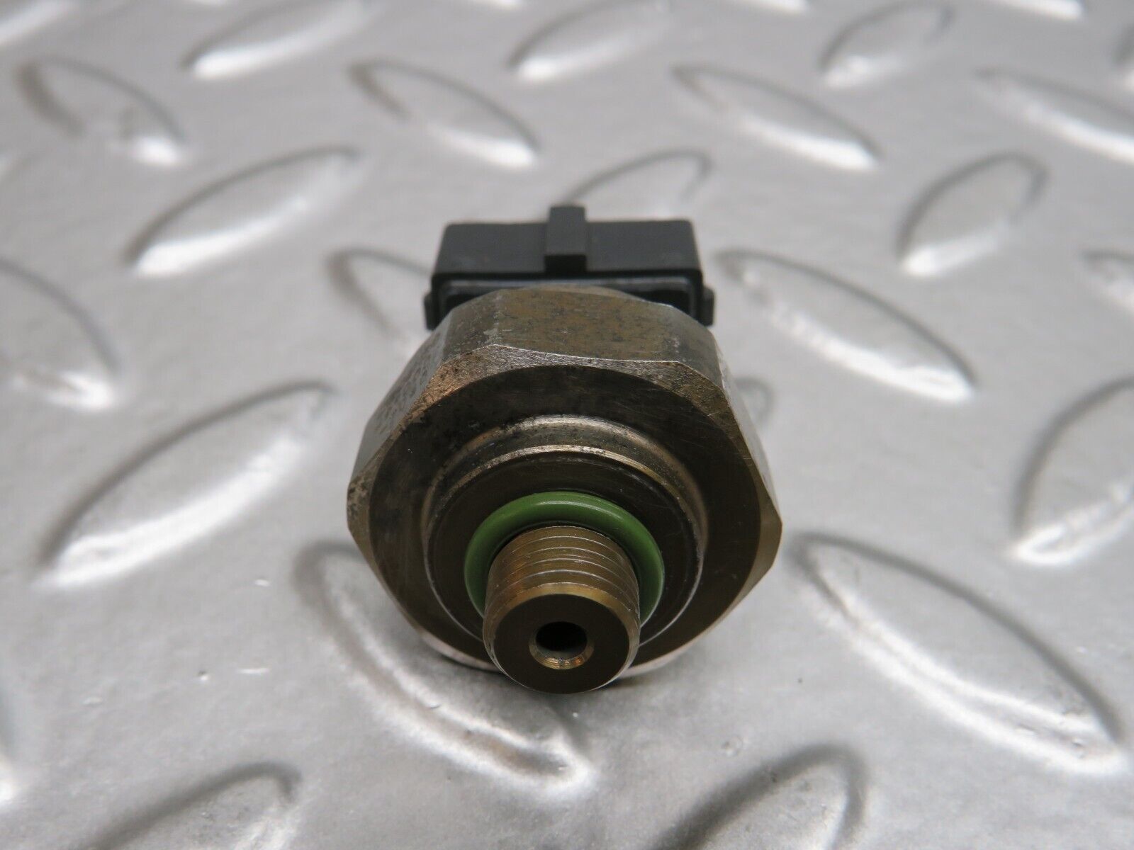 24695 Mercedes-Benz W140 S320 A/C Pressure Switch 1408300072