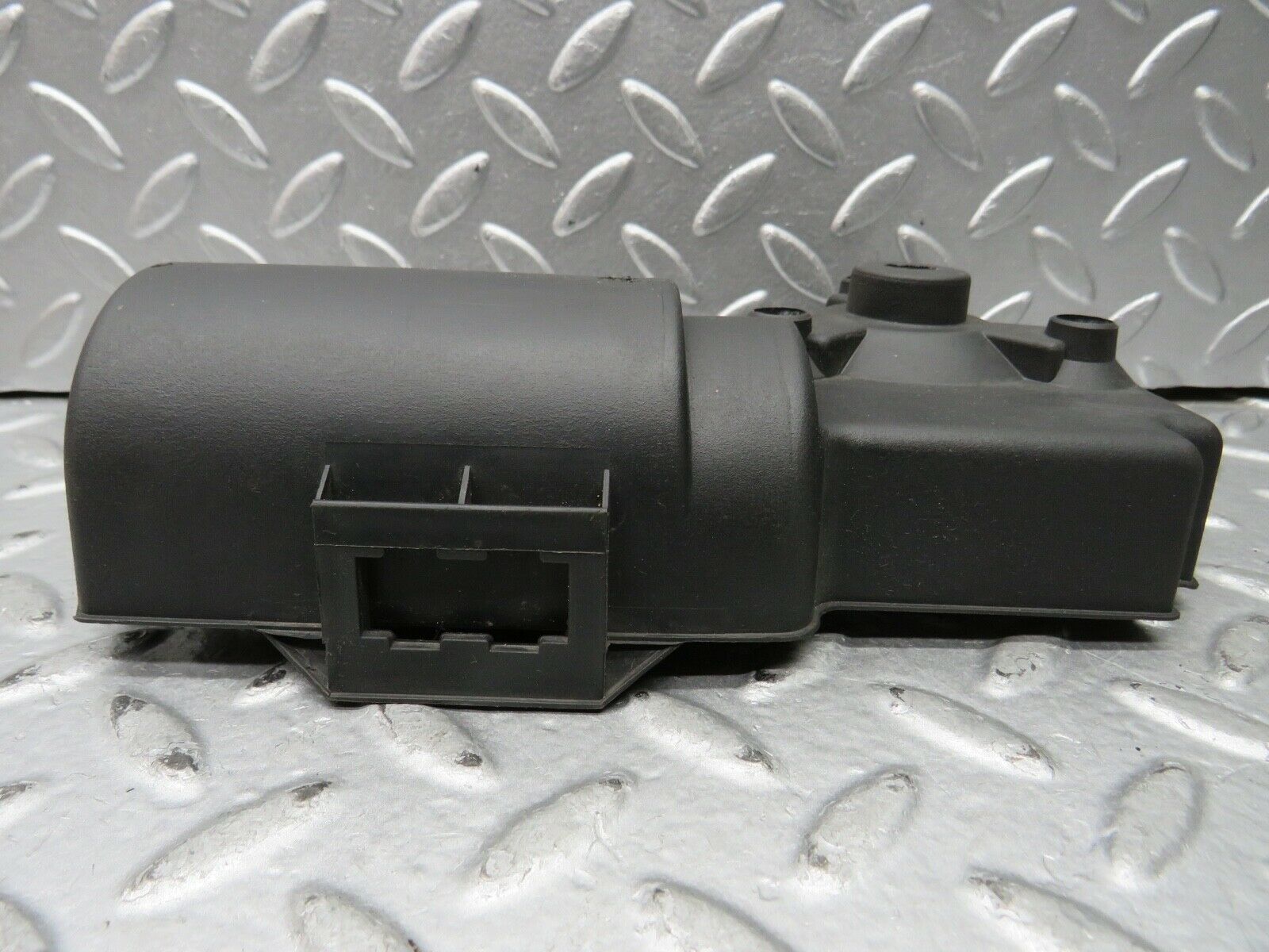 21855 Mercedes-Benz W124 Wiper Motor Cover 1390591046