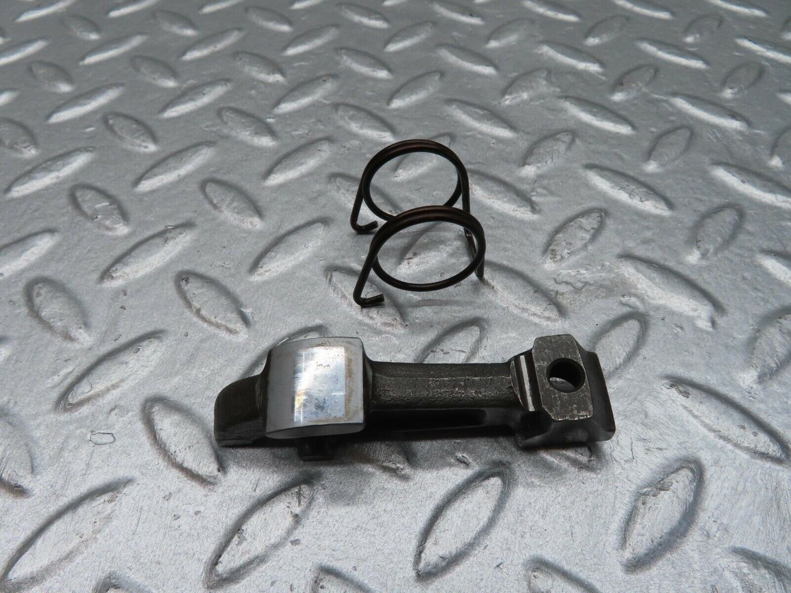 12871 Mercedes-Benz W111 220SE Valve Rocker Arm With Retaining Spring