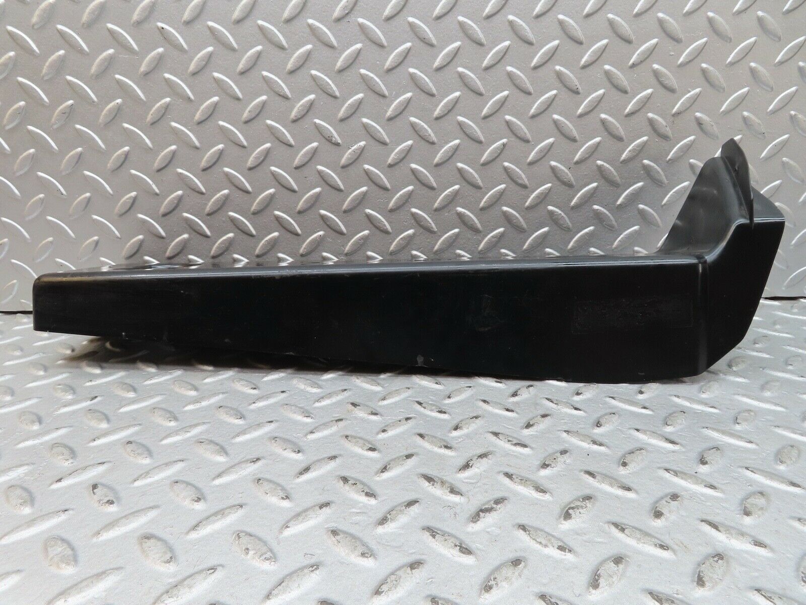 17580 Mercedes-Benz W116 450SEL Right Tail Light Bulb Holder