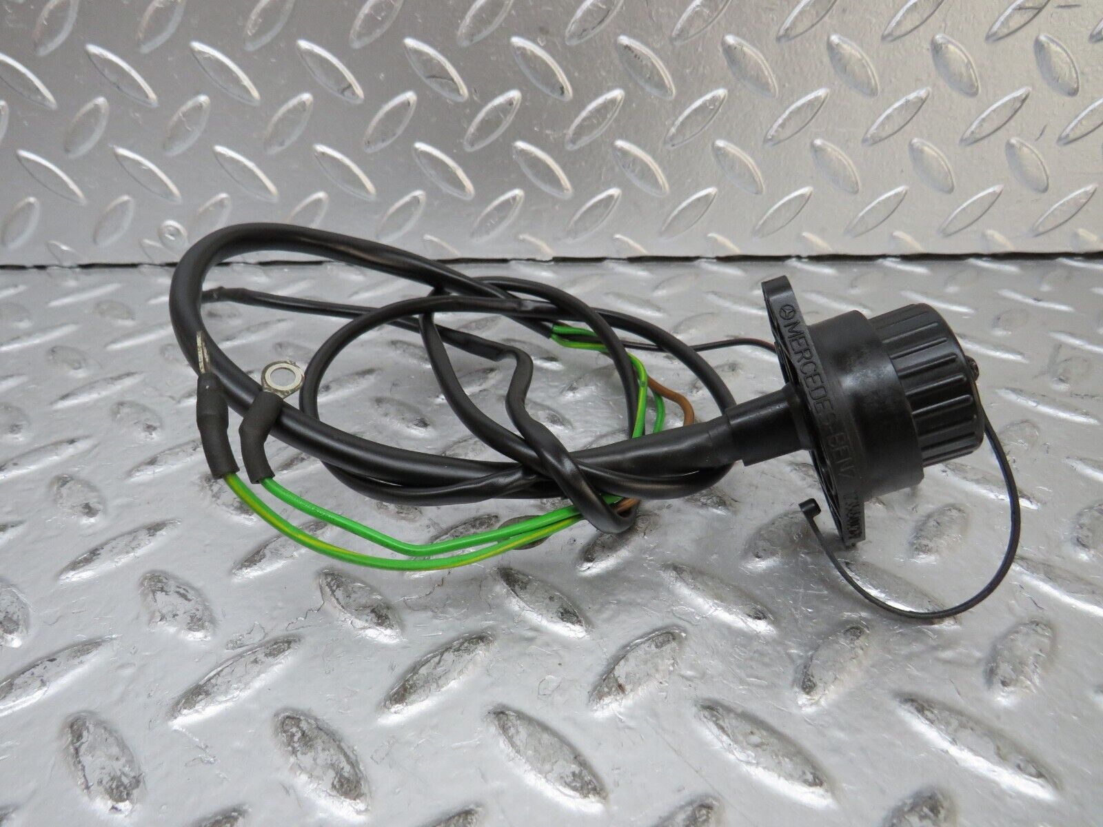 27155 Mercedes-Benz W123 280E Diagnostic Connector 1235450026