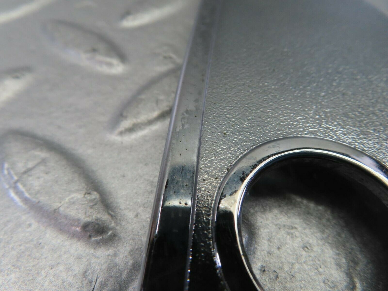 10858 Mercedes-Benz W123 230E Mirror Triangle Cover Right 1237250811