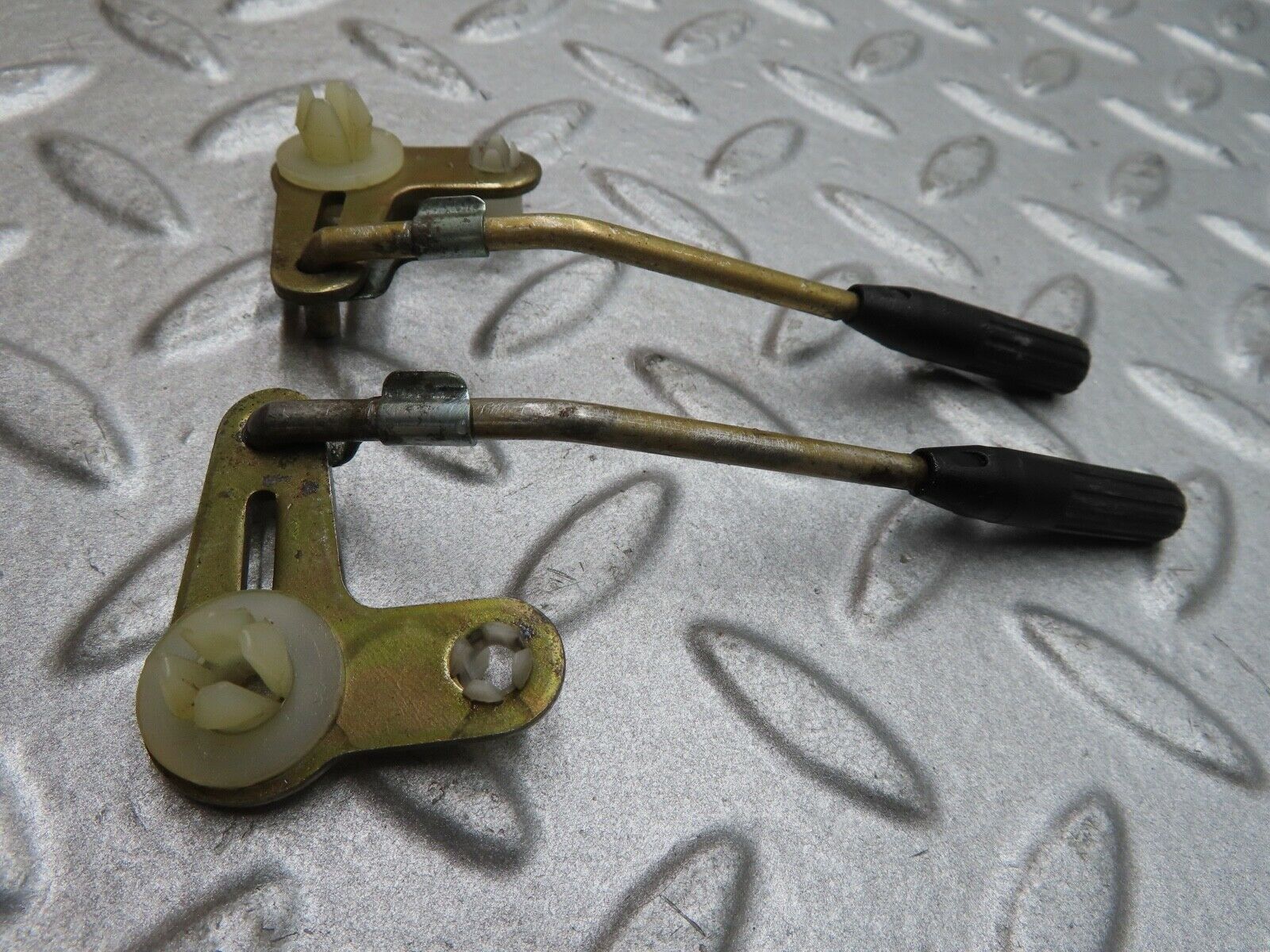 17563 Mercedes-Benz W116 450SEL Rear Door Lock Knob Pair