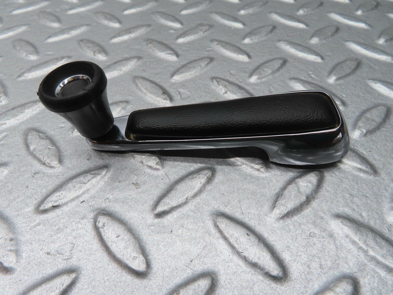 13123 Mercedes-Benz W111 220S Window Lifter Crank Handle
