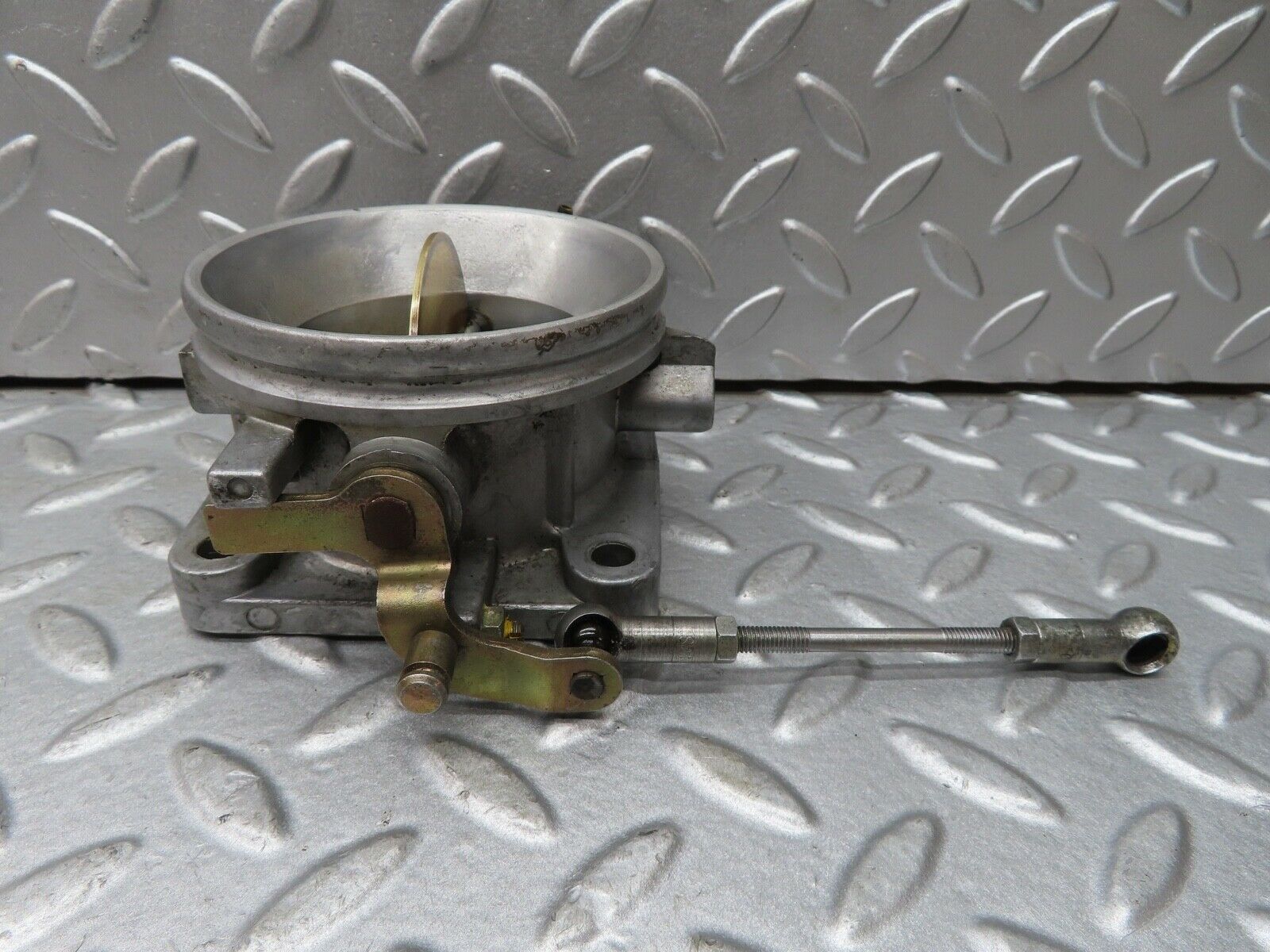 17822 Mercedes-Benz W116 450SEL Throttle Body Valve