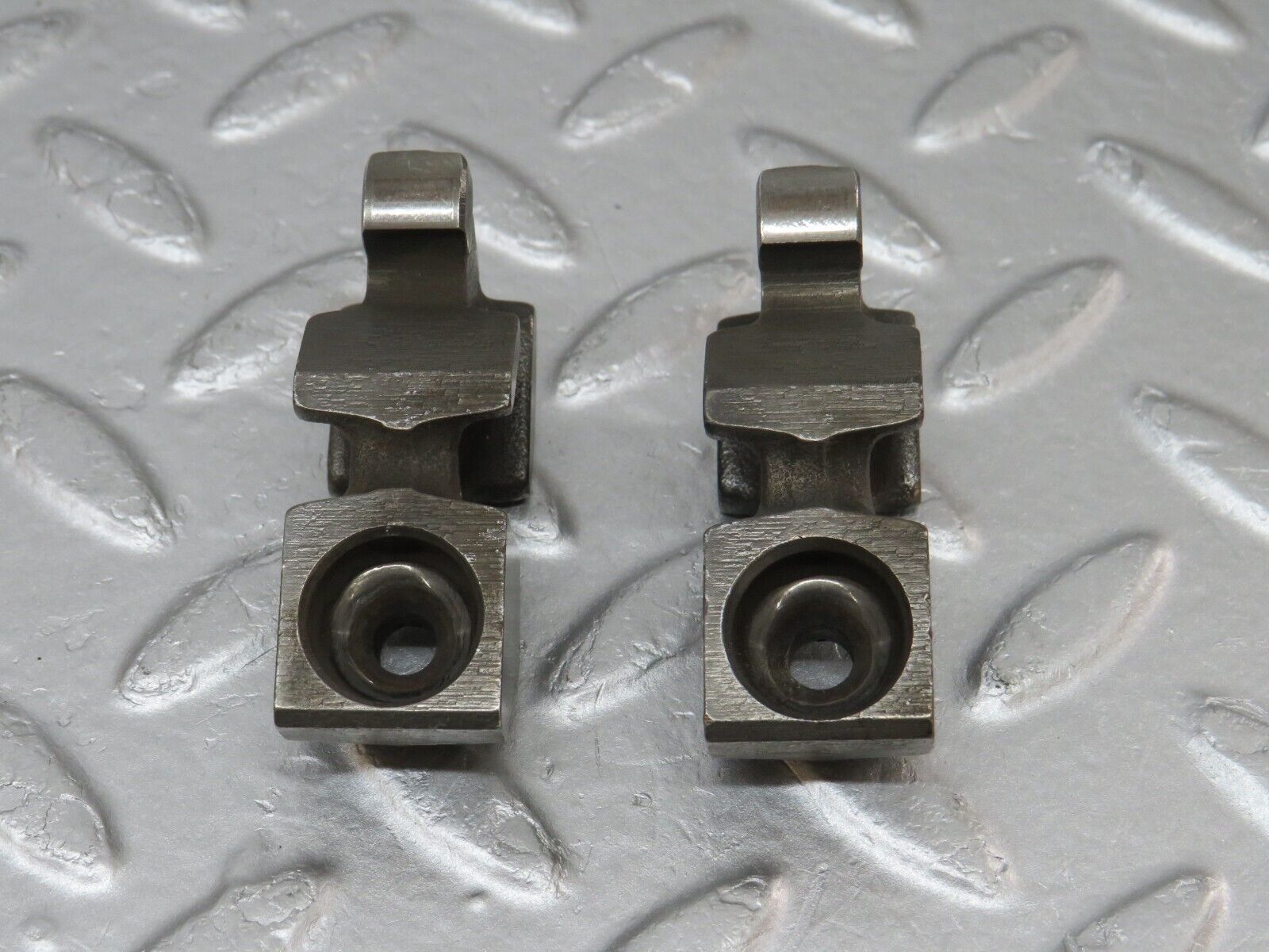 34560 Mercedes-Benz C126 380SEC Coupe Rocker Arm With Valve Tappet