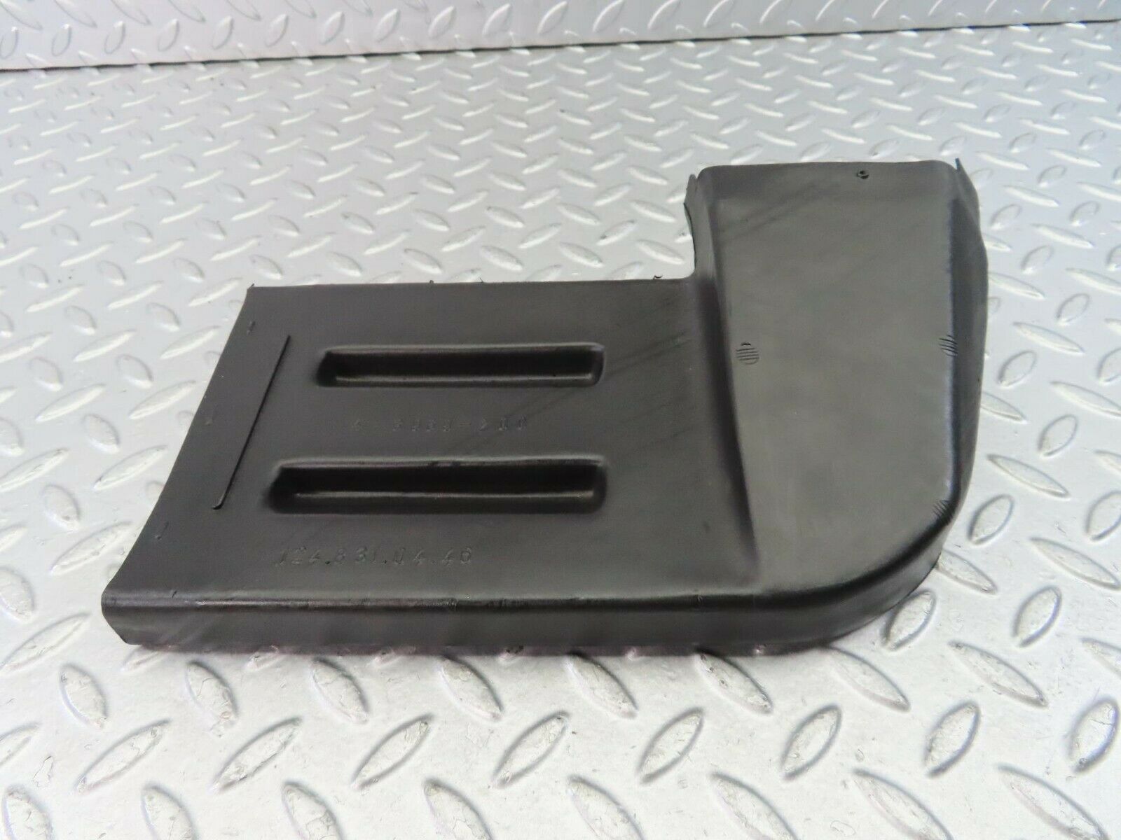 9316 Mercedes-Benz C124 300CE Coupe Ventilation Air Duct Right 1248310446