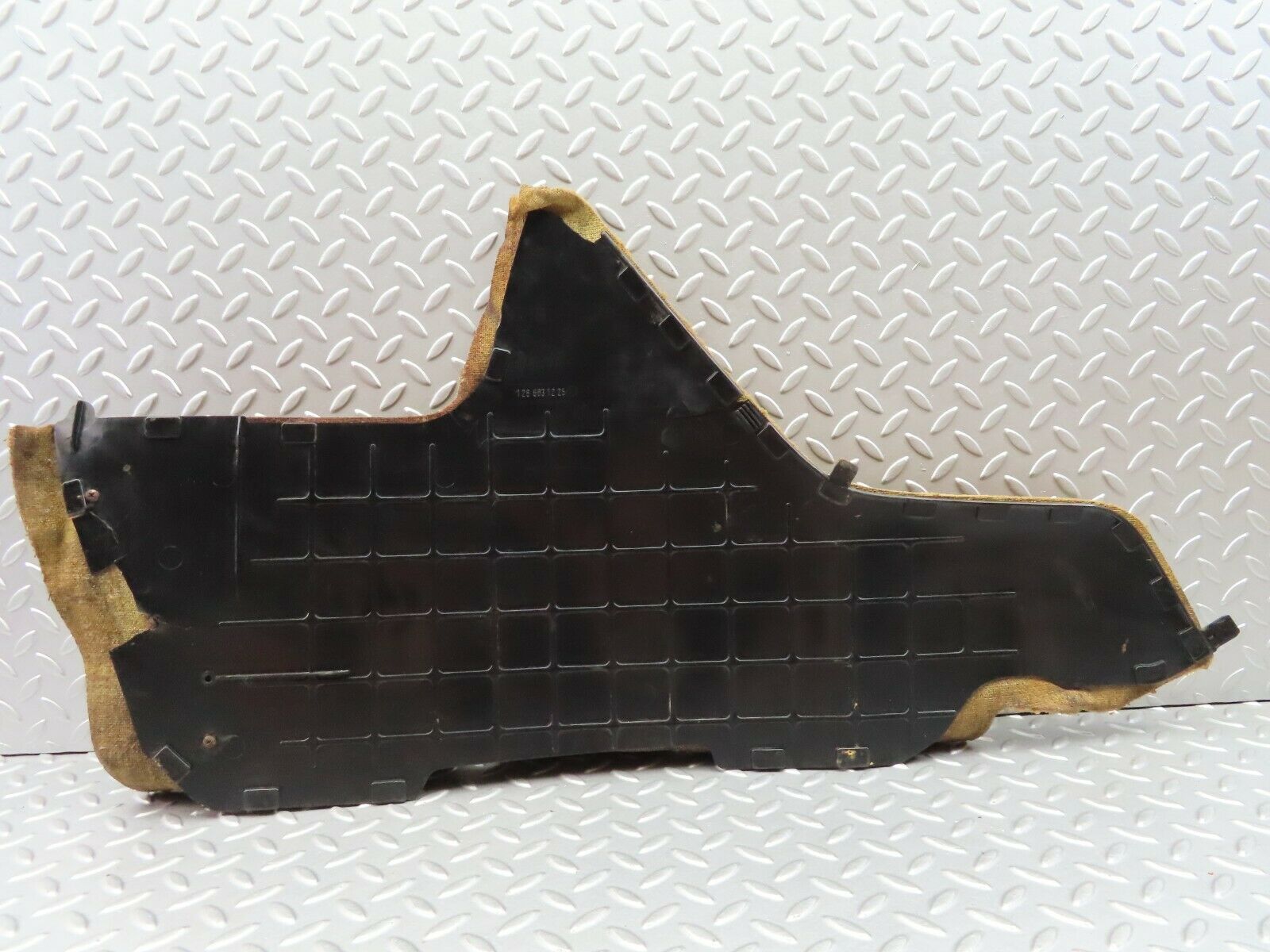 6323 Mercedes-Benz W126 380SE Centre Console Carpet Right Side Palomino