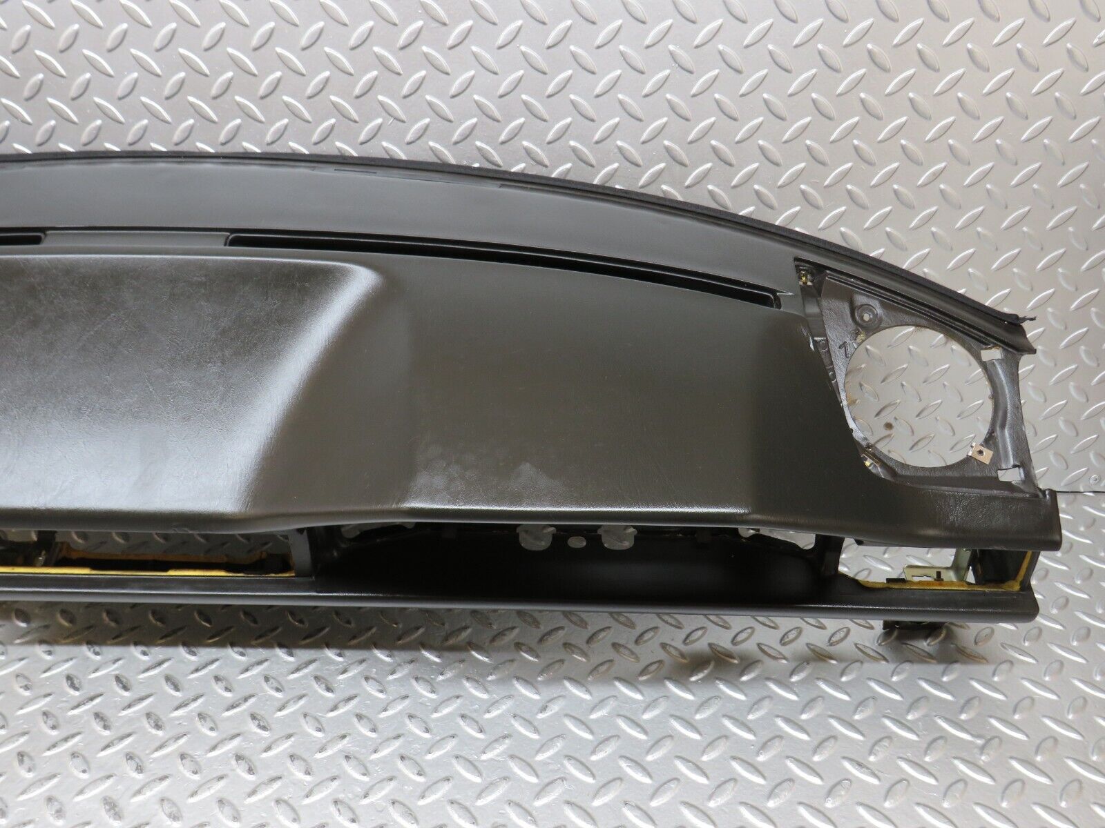 28911 Mercedes-Benz C124 320CE Coupe Dashboard Brown