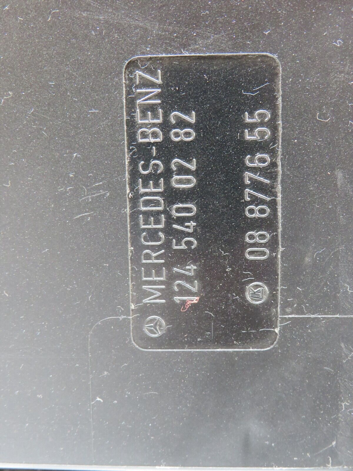 26010 Mercedes-Benz W124 280E Fuse Box 1245401850 1245400282