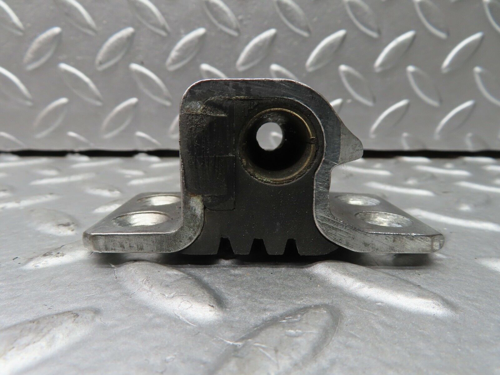 21519 Mercedes-Benz W126 300SE Door Lock Latch Left Side