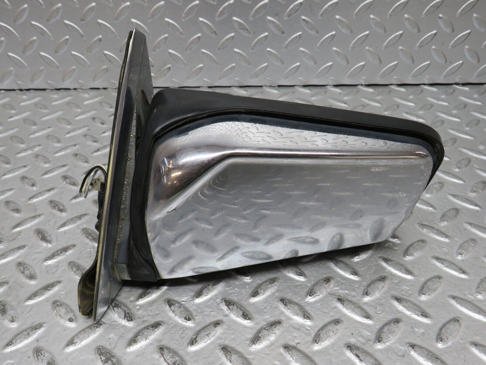 28642 Mercedes-Benz W123 280E Left Wing Mirror Electric  1238110361