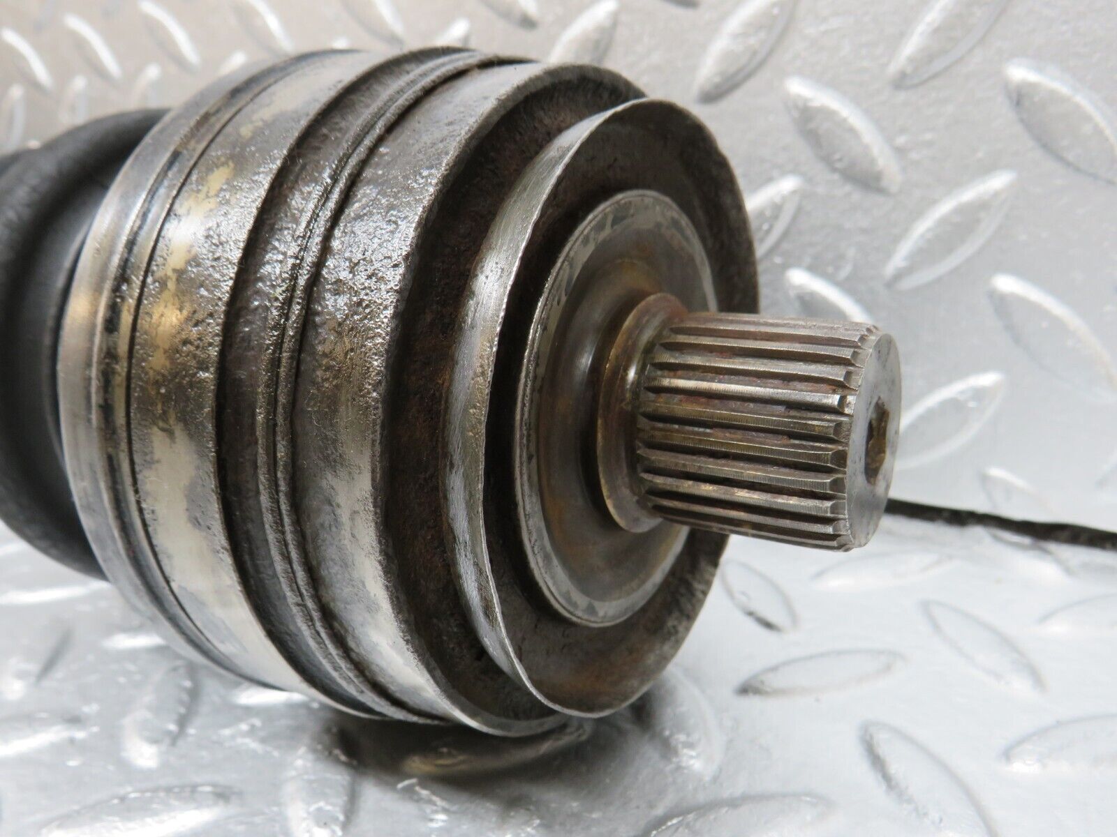 34666 Mercedes-Benz C126 380SEC Coupe Axle Shaft Drive Shaft 1263500410