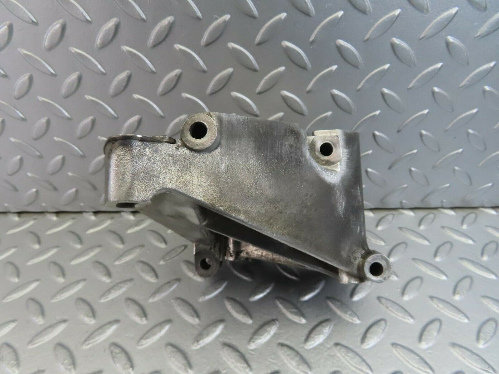 10050 Mercedes-Benz C123 230CE Coupe Power Steering Pump Bracket 1234660041