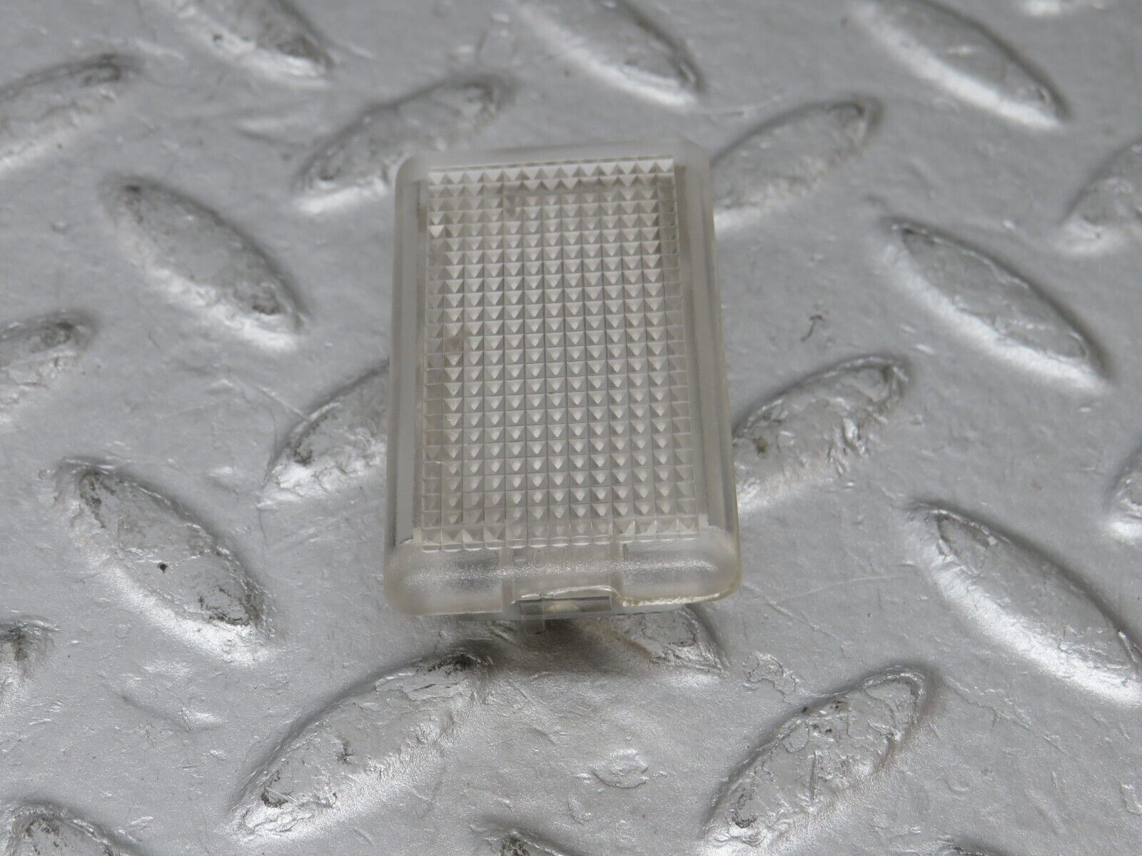 36052 Mercedes-Benz W126 420SE Glove Box Light 1268201301