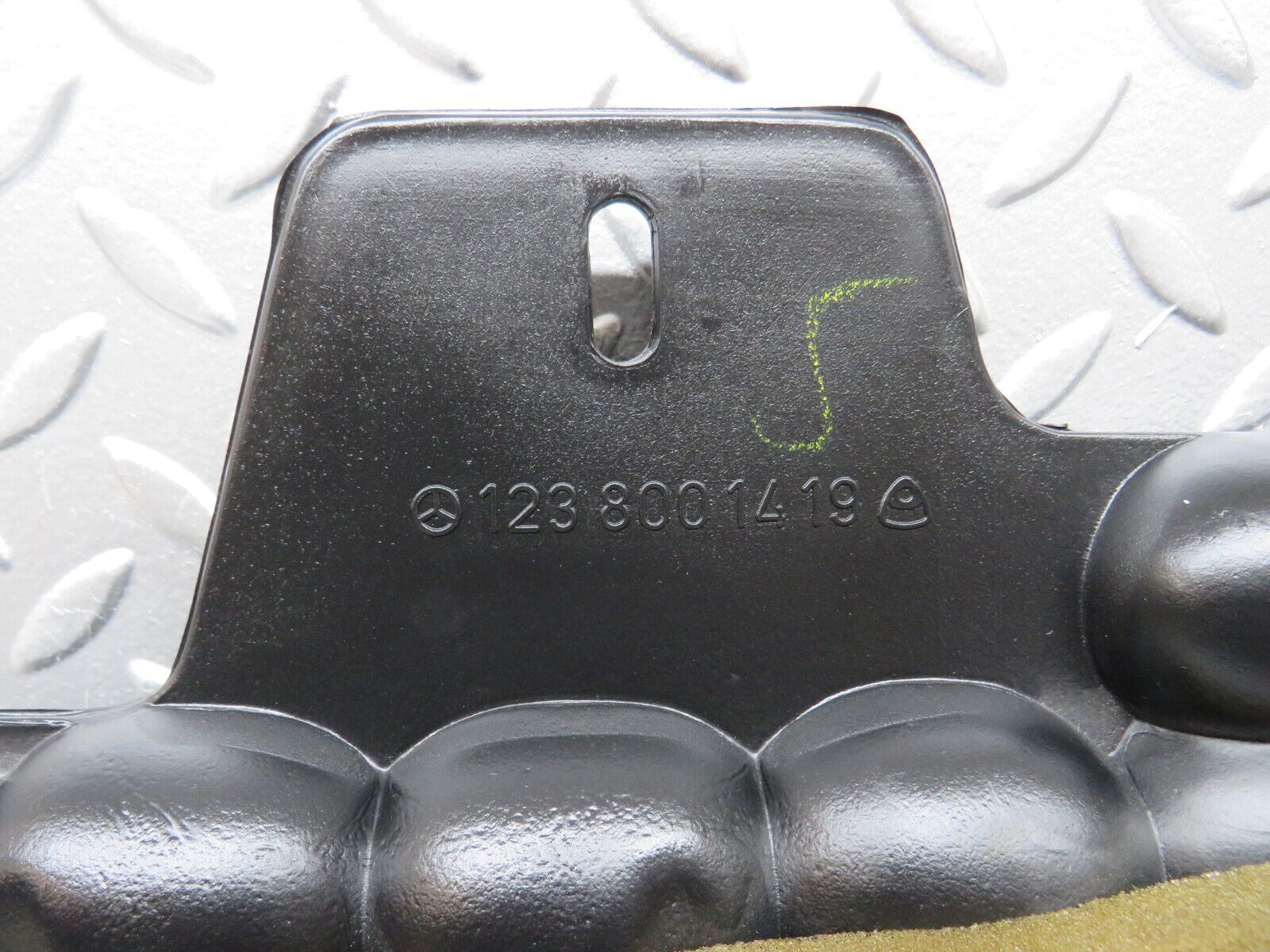 27134 Mercedes-Benz W123 280E Vacuum Reservoir Tank 1238001419