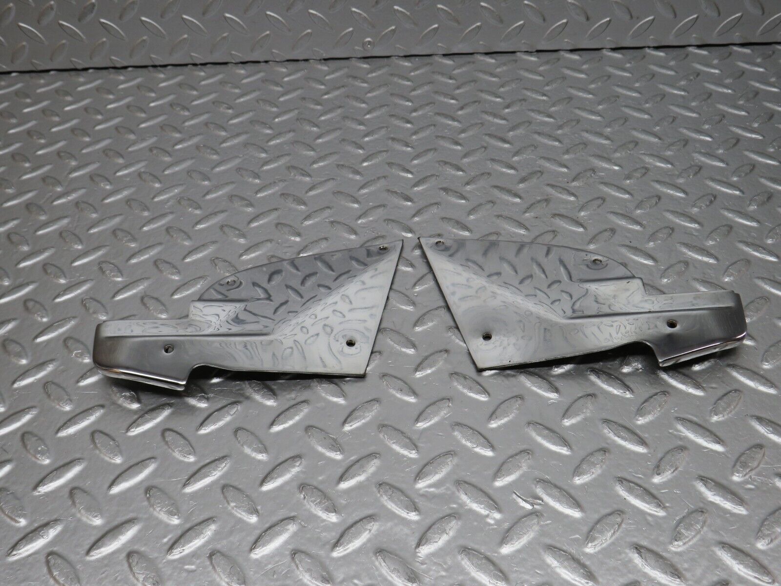 0728 Mercedes-Benz C107 350SLC Coupe B Pillar Chrome Cover Left And Right