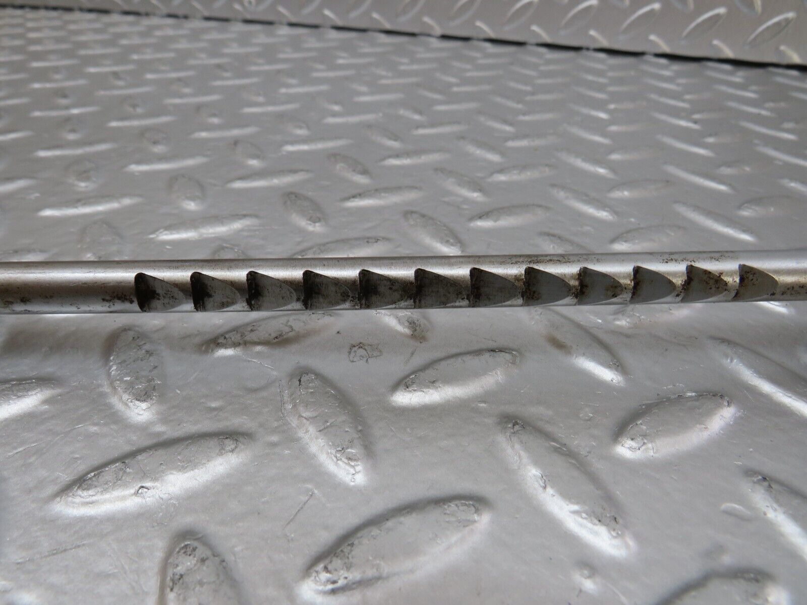 25604 Mercedes-Benz W123 200 Handbrake Regulator