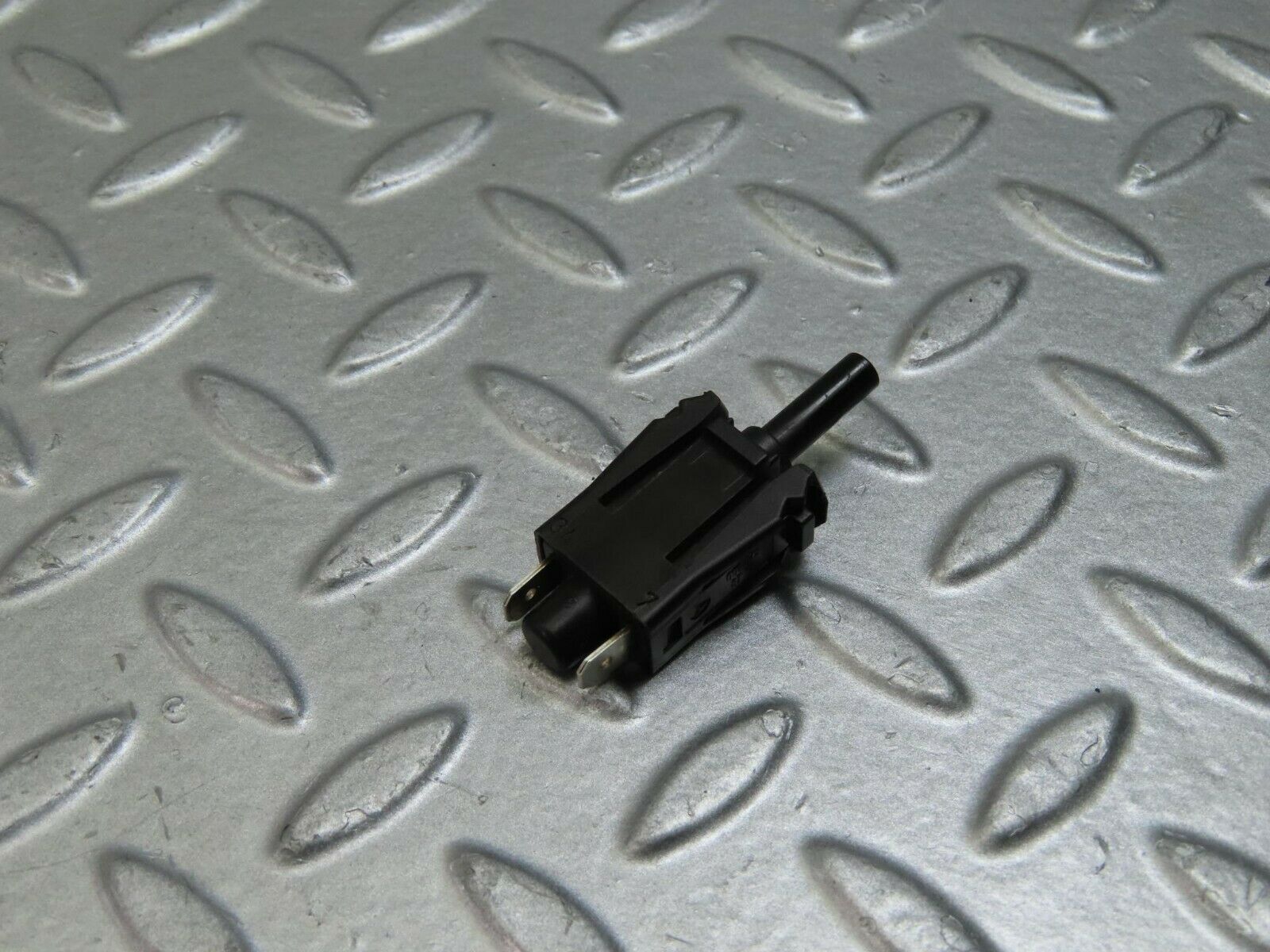 9335 Mercedes-Benz C124 300CE Coupe Door Contact Switch 0015458714