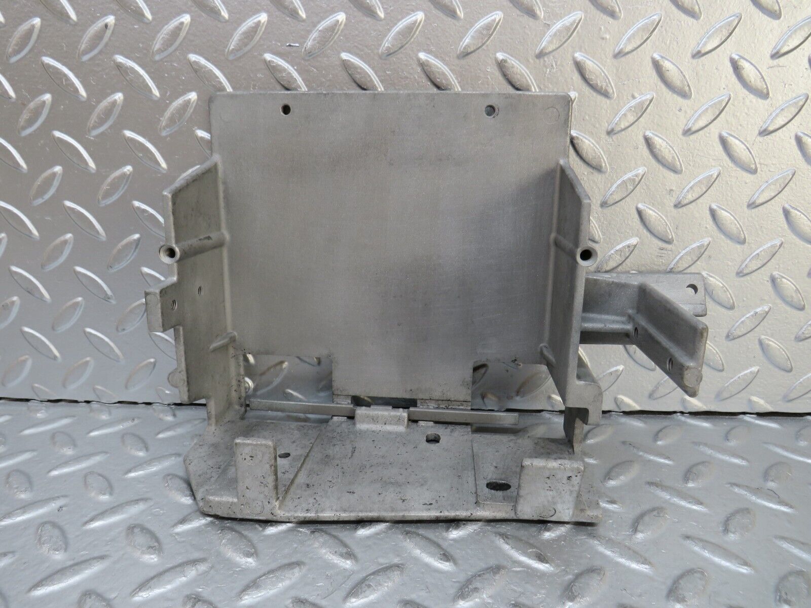 26686 Mercedes-Benz C124 220CE Engine Control Unit Tray Bracket 1245404973