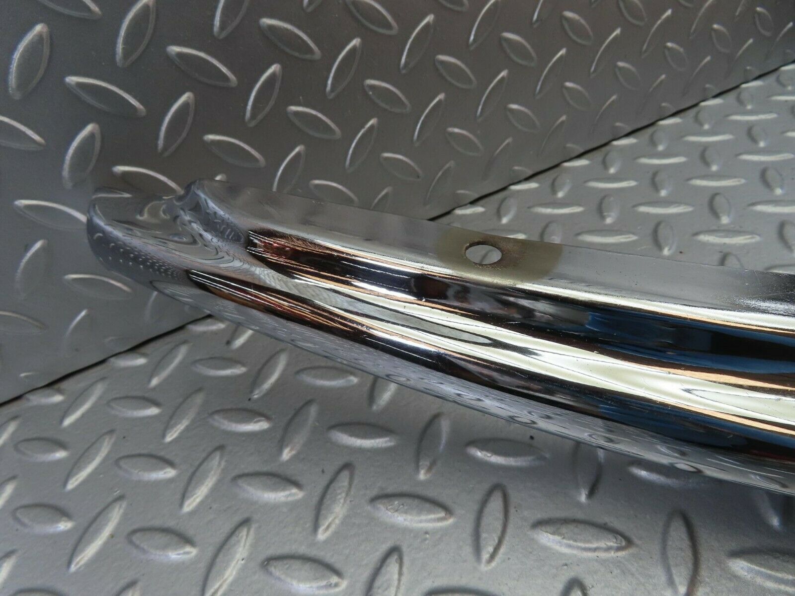 10613 Mercedes-Benz W108 Front Left Upper Bumper Corner